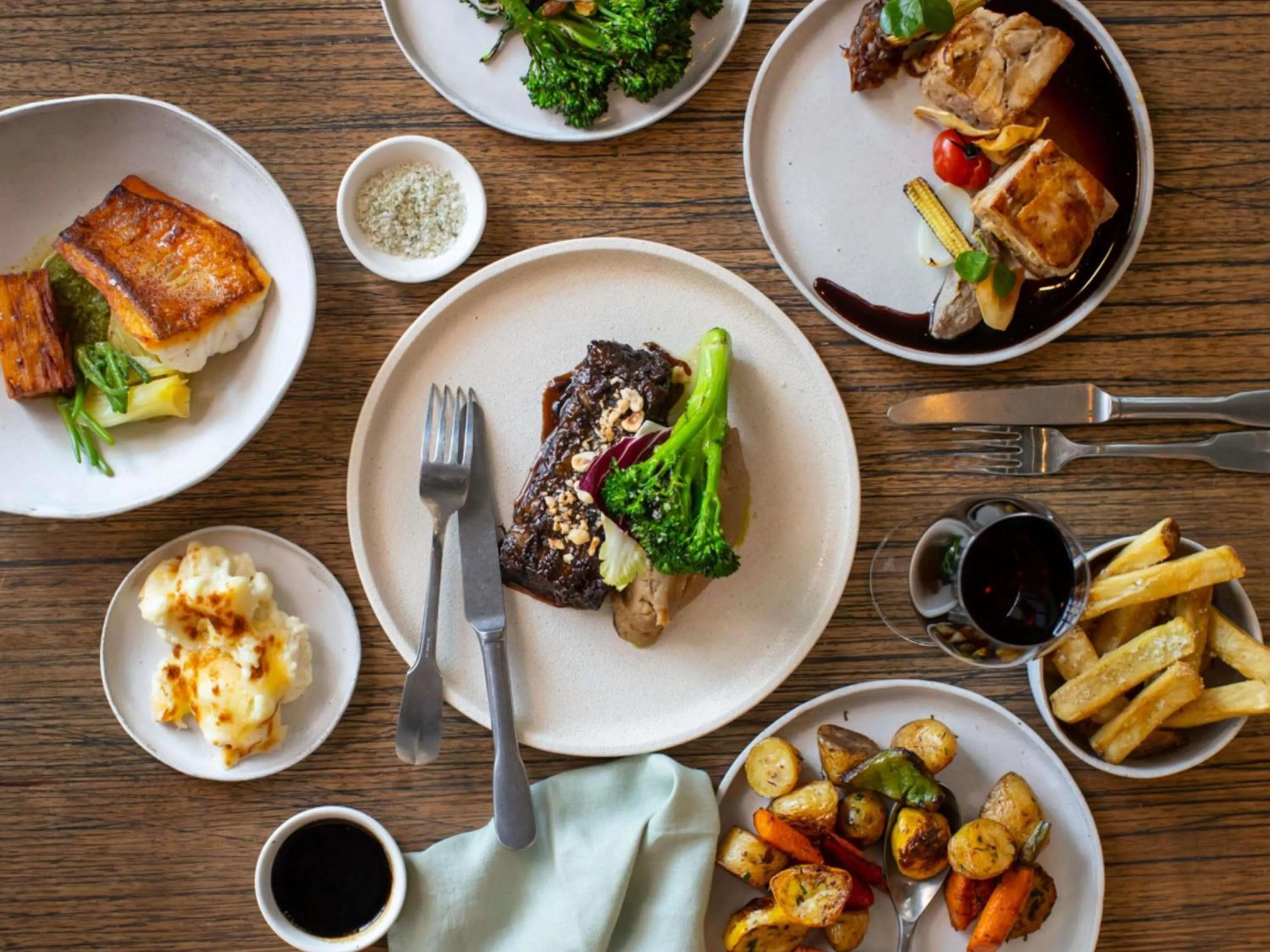 Restaurant/places to eat in The William Inglis Mgallery