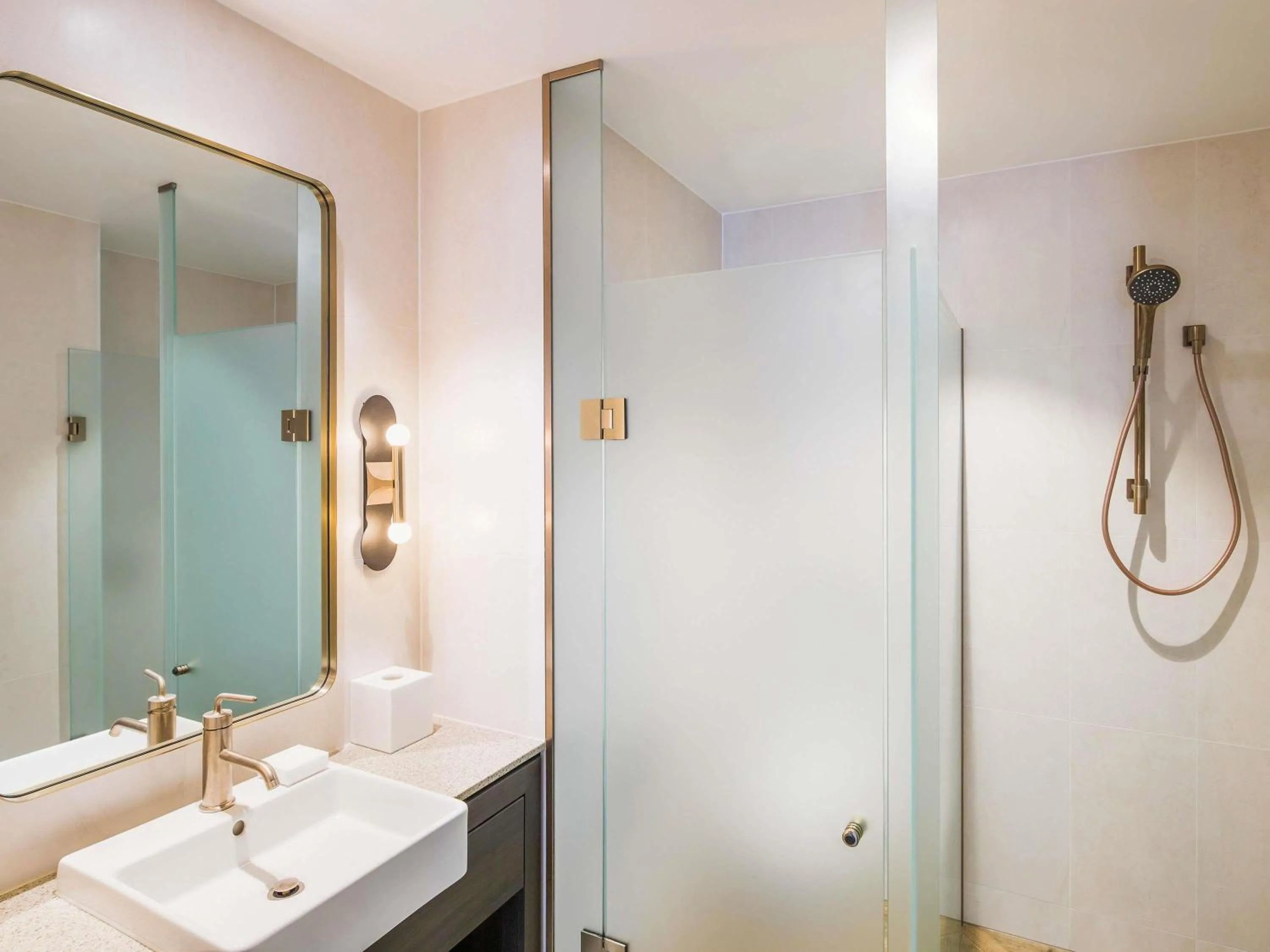 Bedroom in The William Inglis Mgallery