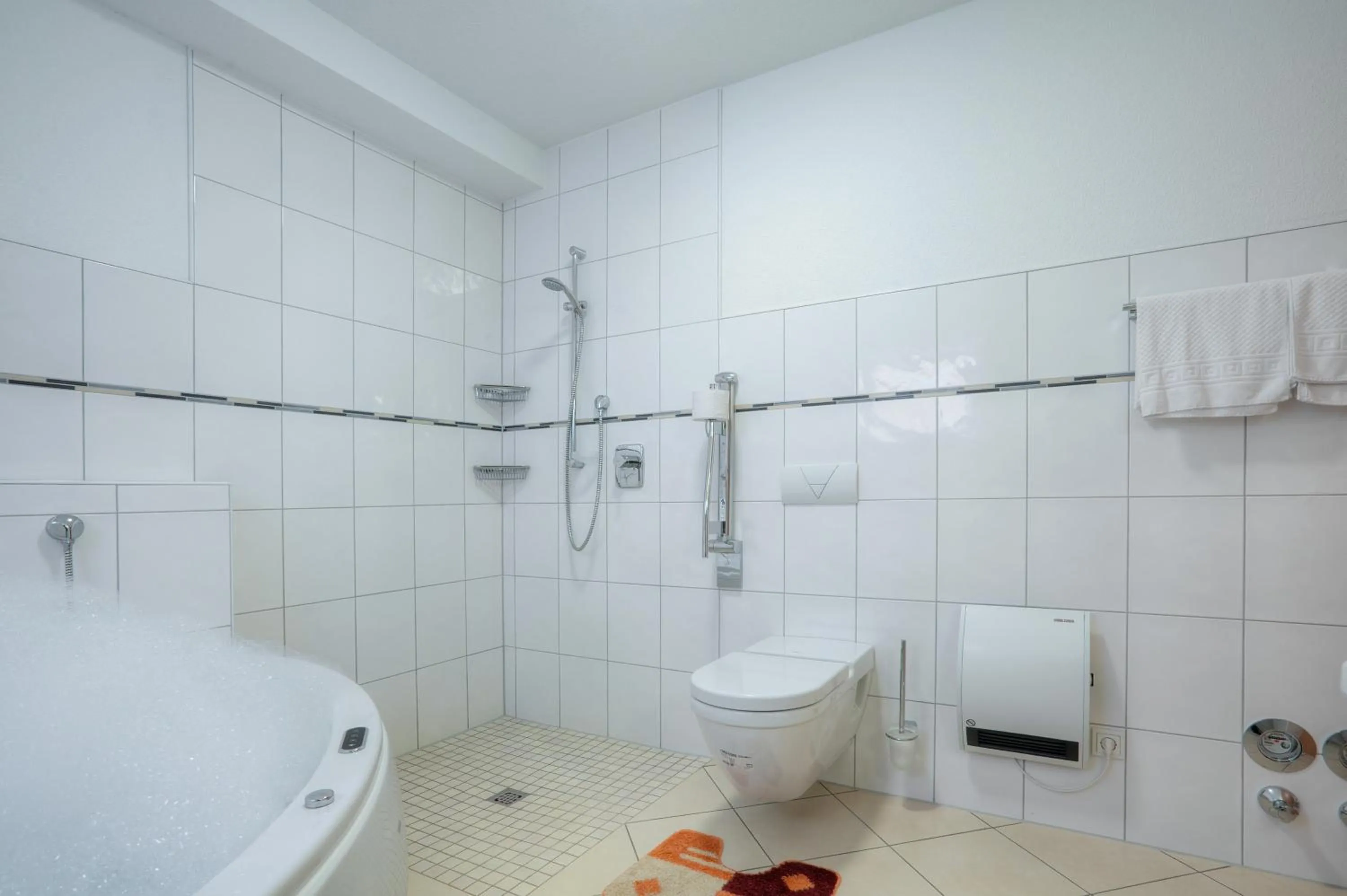 Shower in Waldhotel Sonnenberg