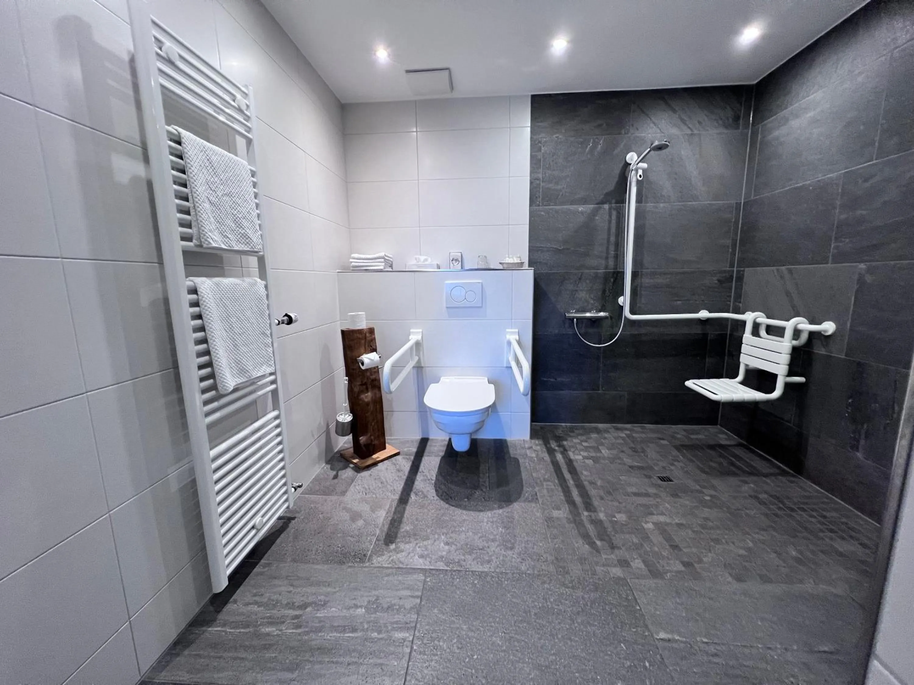 Shower in Waldhotel Sonnenberg