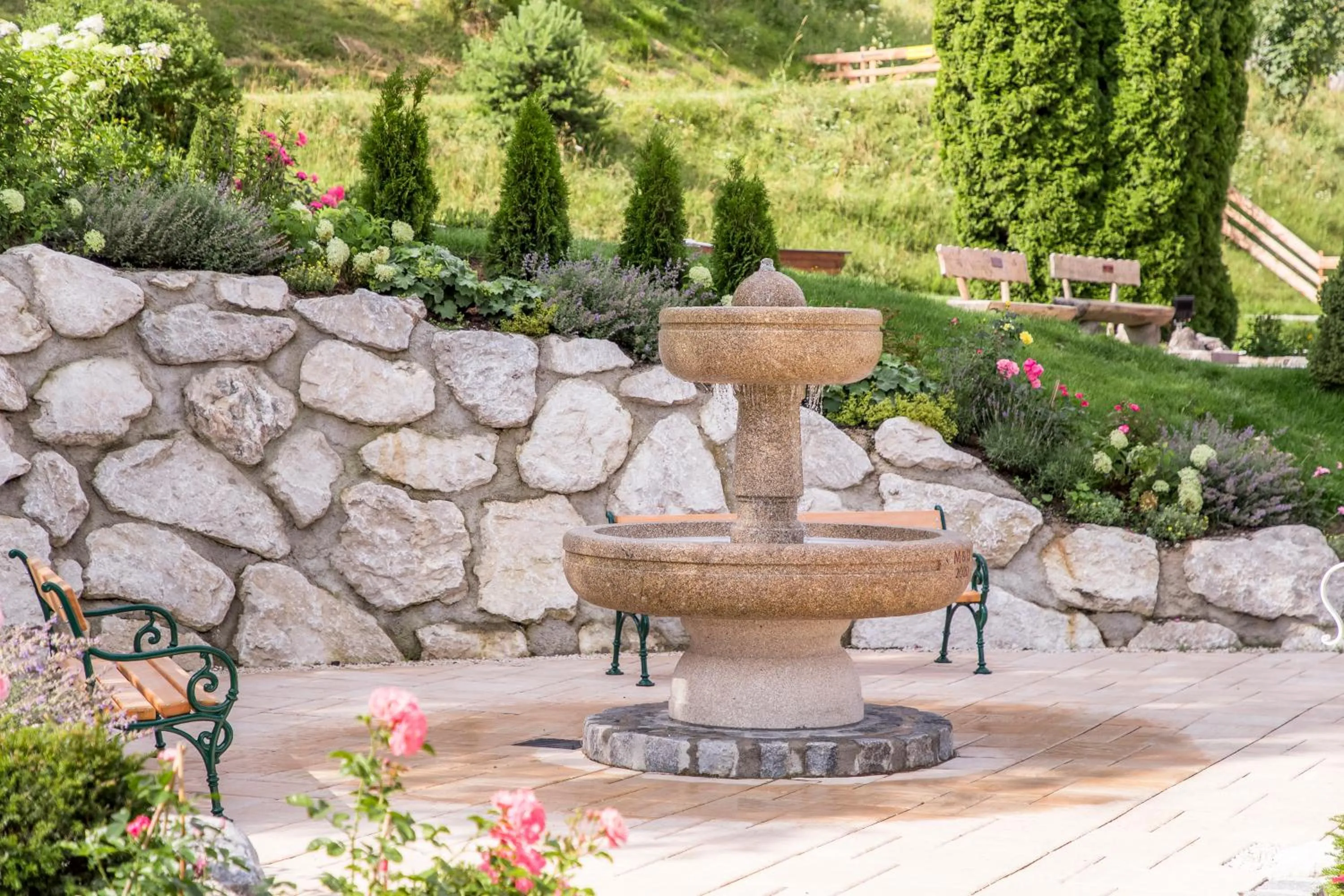 Garden view in Der Lärchenhof