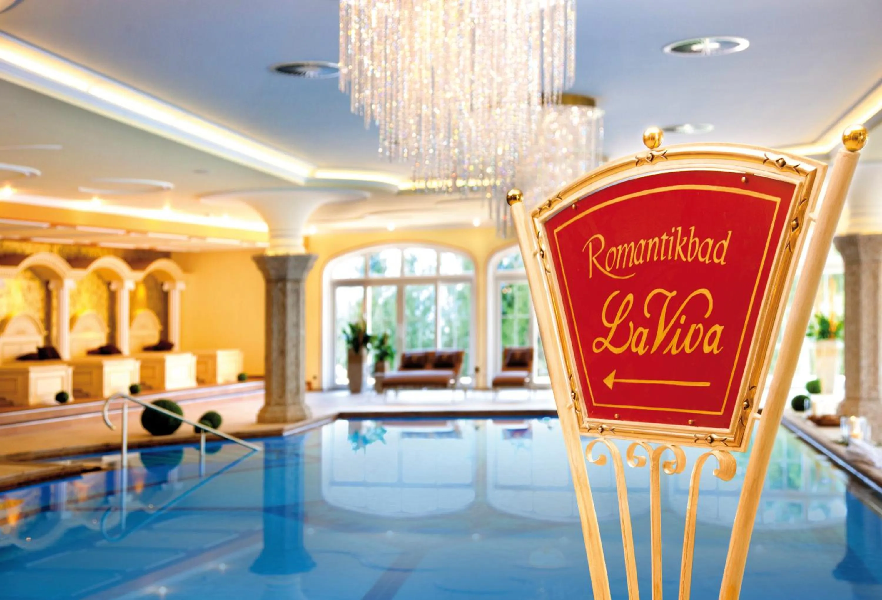 Swimming pool in Der Lärchenhof