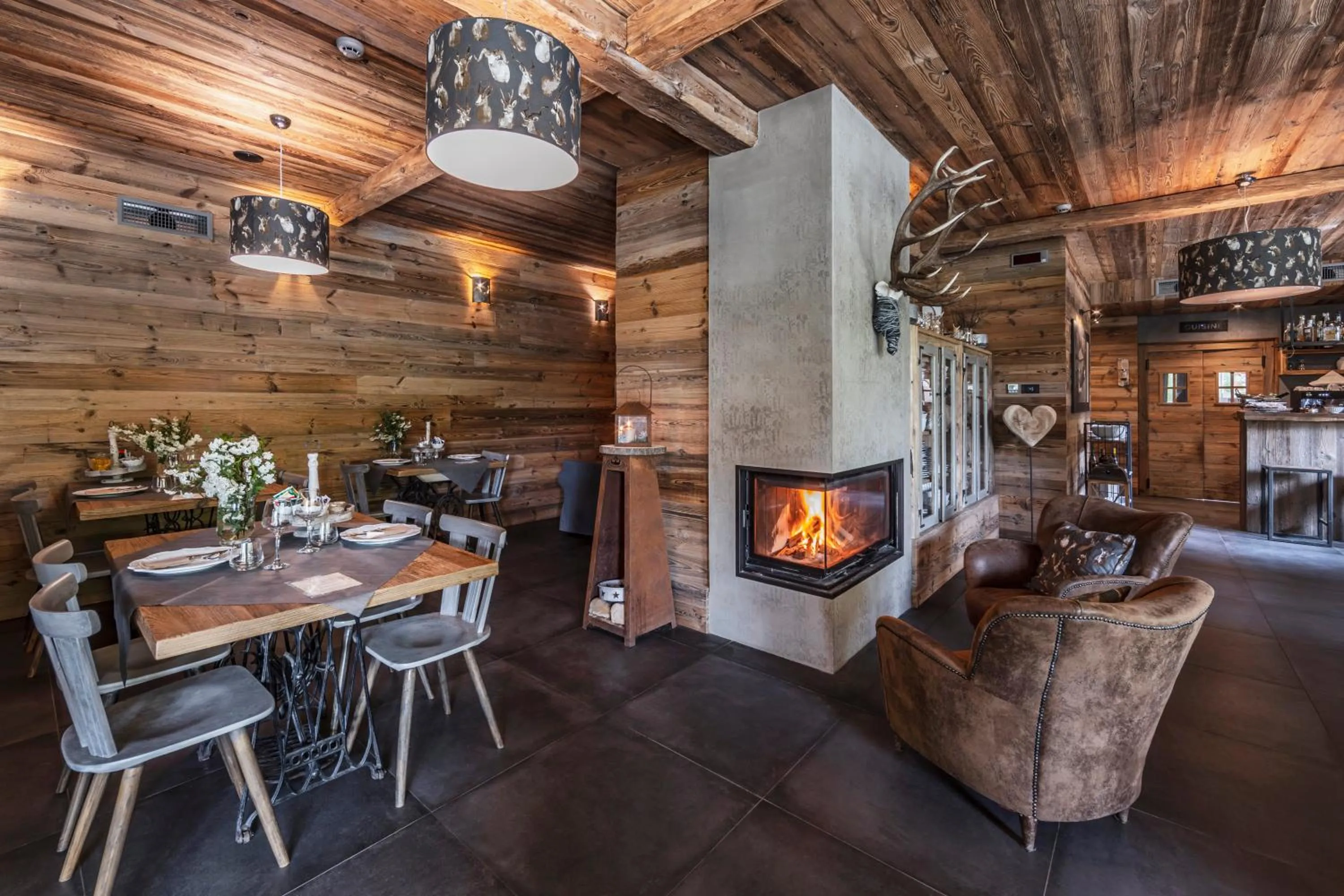 Restaurant/places to eat in LMC Guesthouse