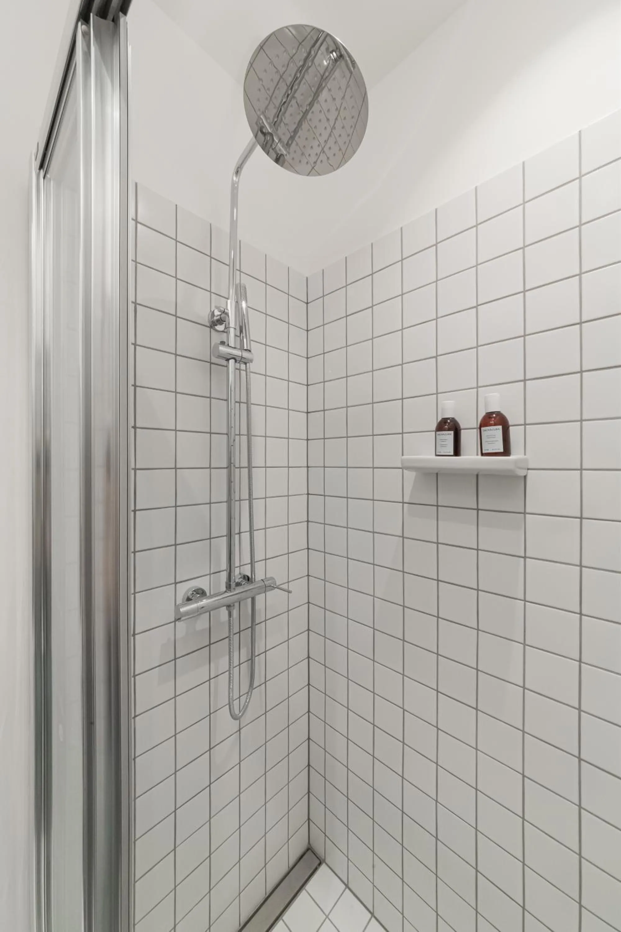 Shower in Corner Hotel