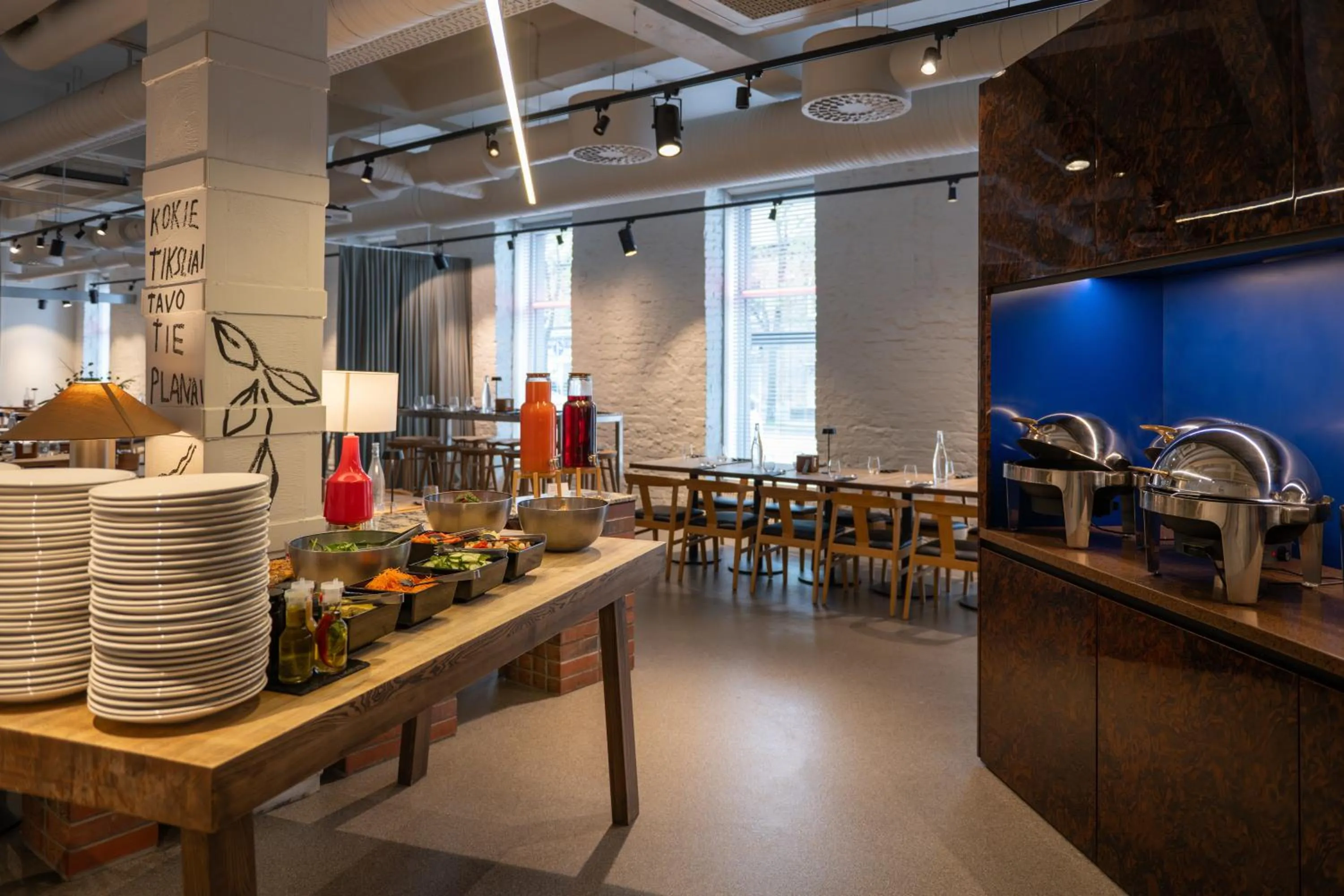 Restaurant/places to eat in Corner Hotel