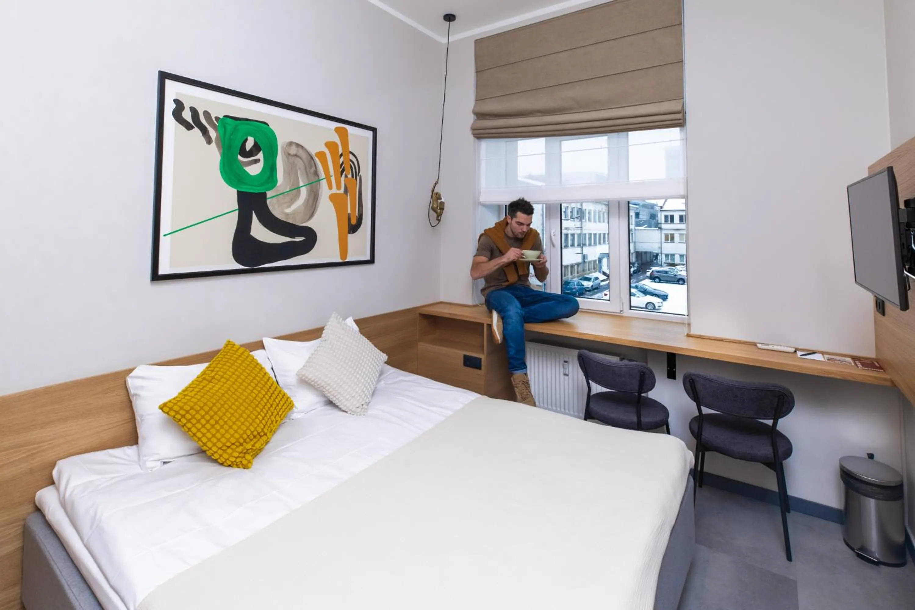 Bedroom, Bed in Corner Hotel