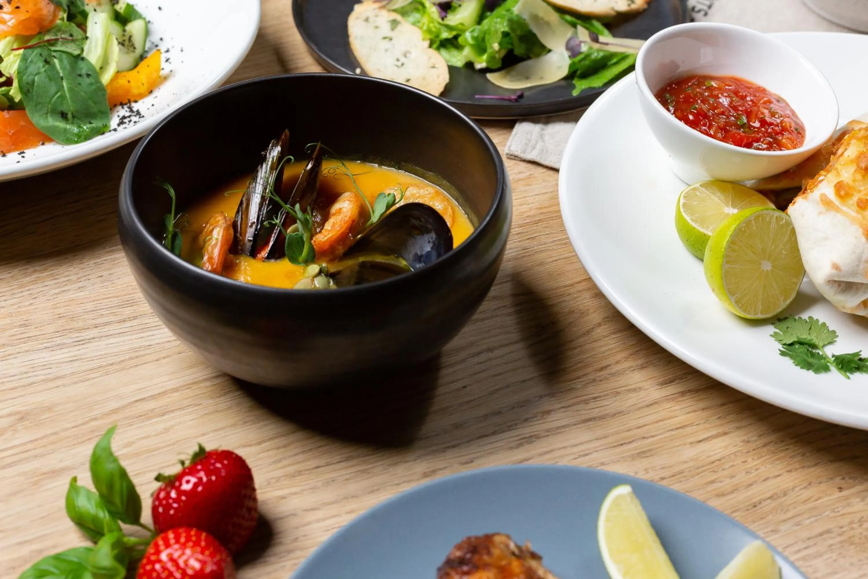 Restaurant/places to eat in Corner Hotel