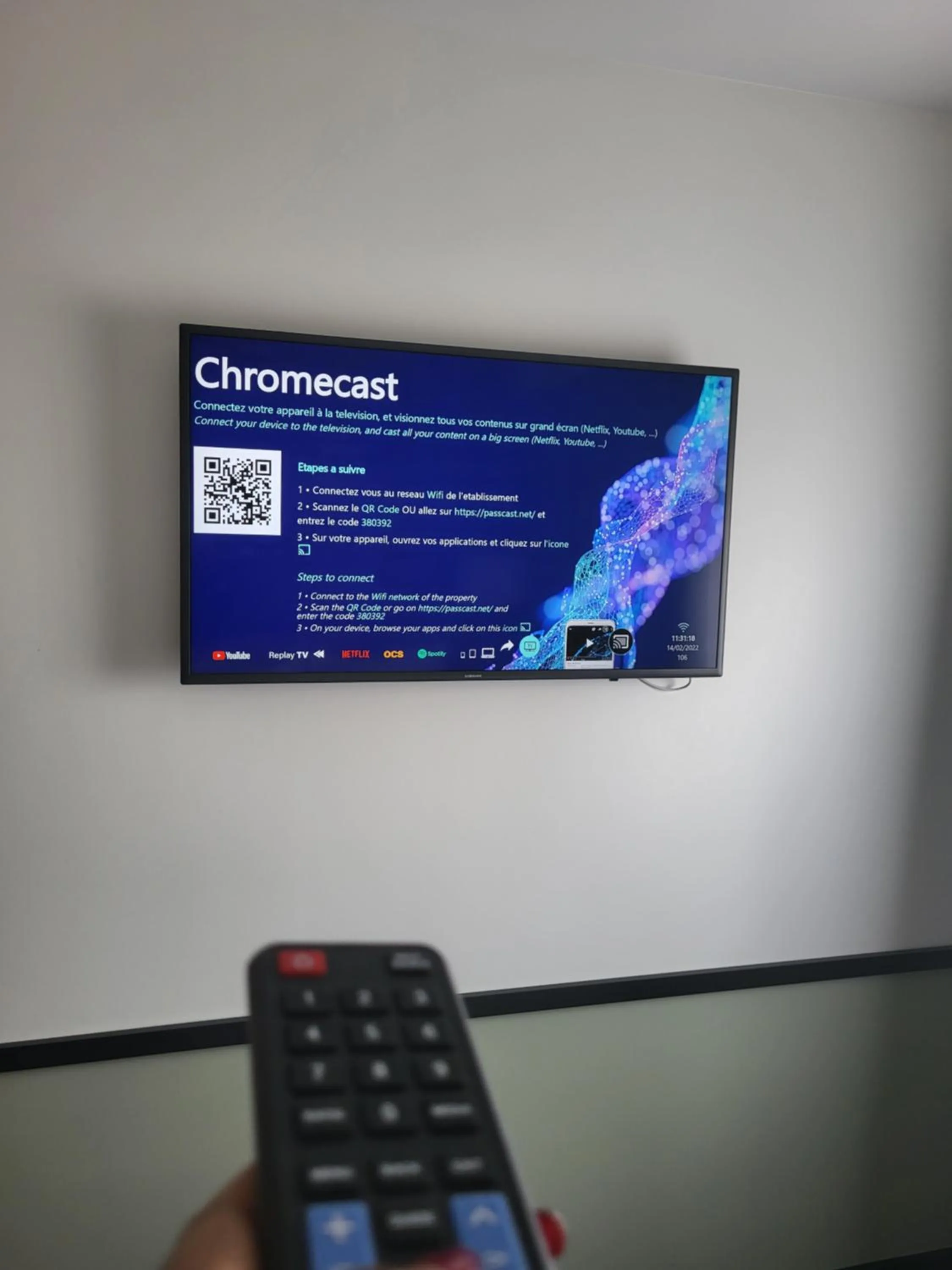 TV and multimedia in Hôtel Paris Neuilly