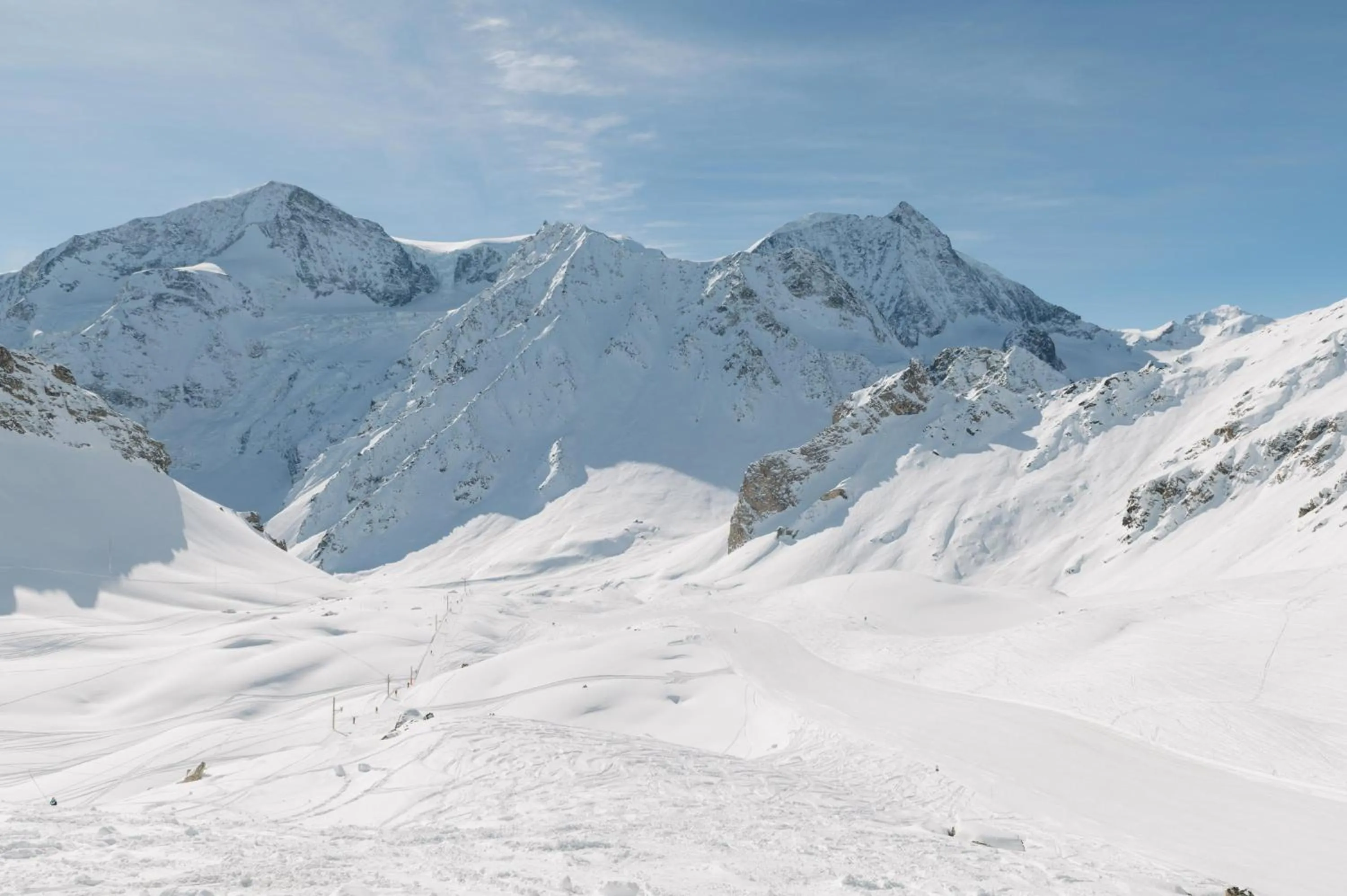 Nearby landmark in Hôtel Dents de Veisivi