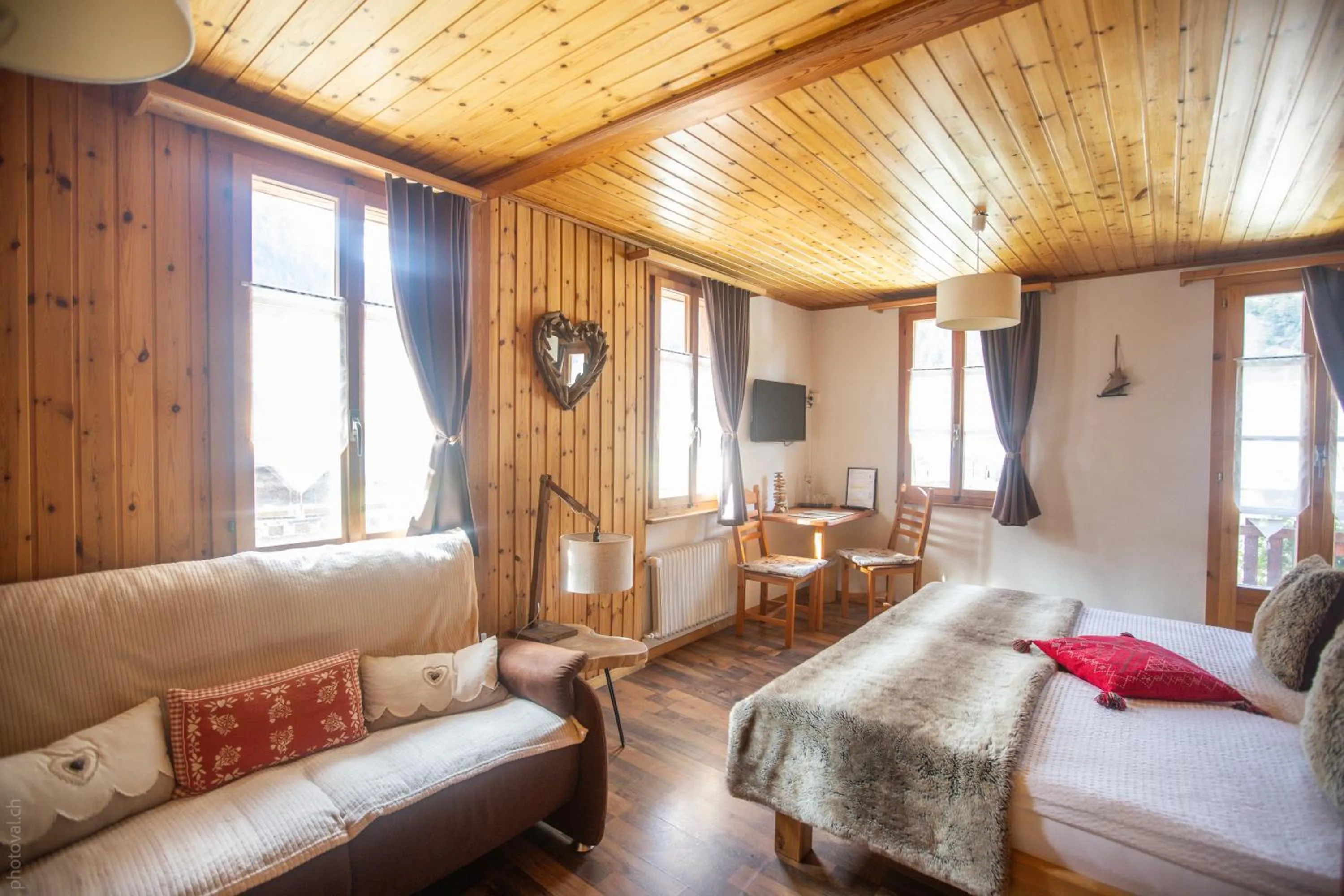 Bed in Hôtel Dents de Veisivi