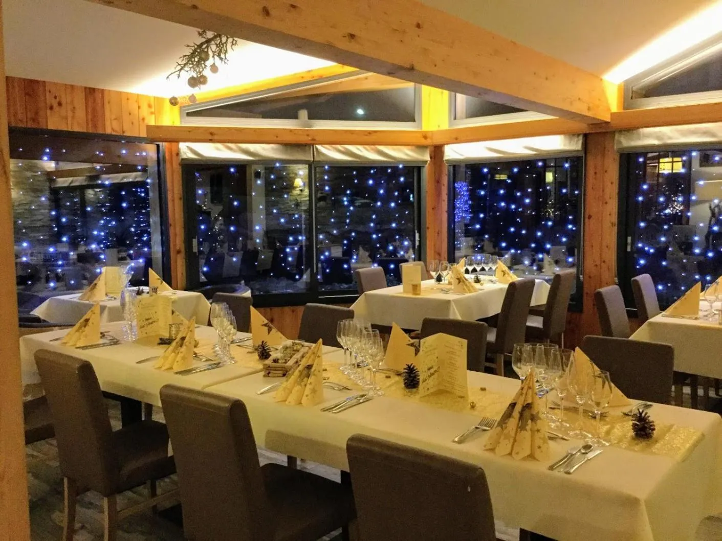 Restaurant/places to eat in Hôtel Dents de Veisivi