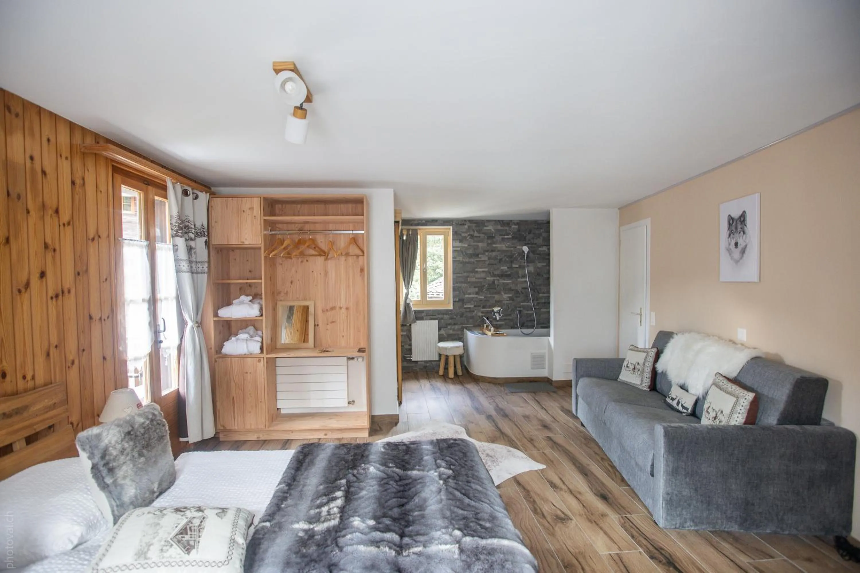 Bed in Hôtel Dents de Veisivi