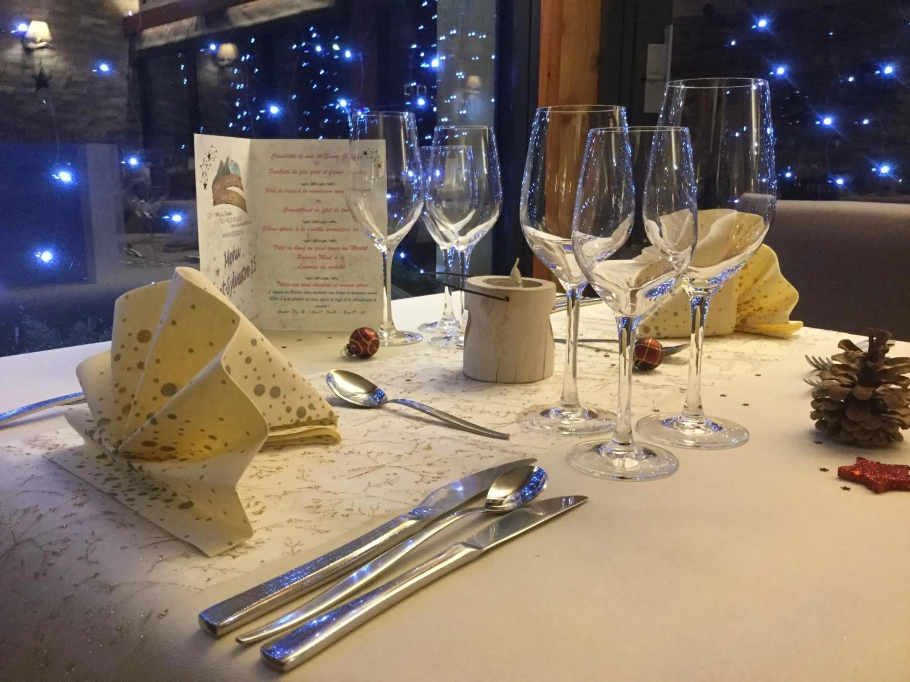 Restaurant/places to eat in Hôtel Dents de Veisivi