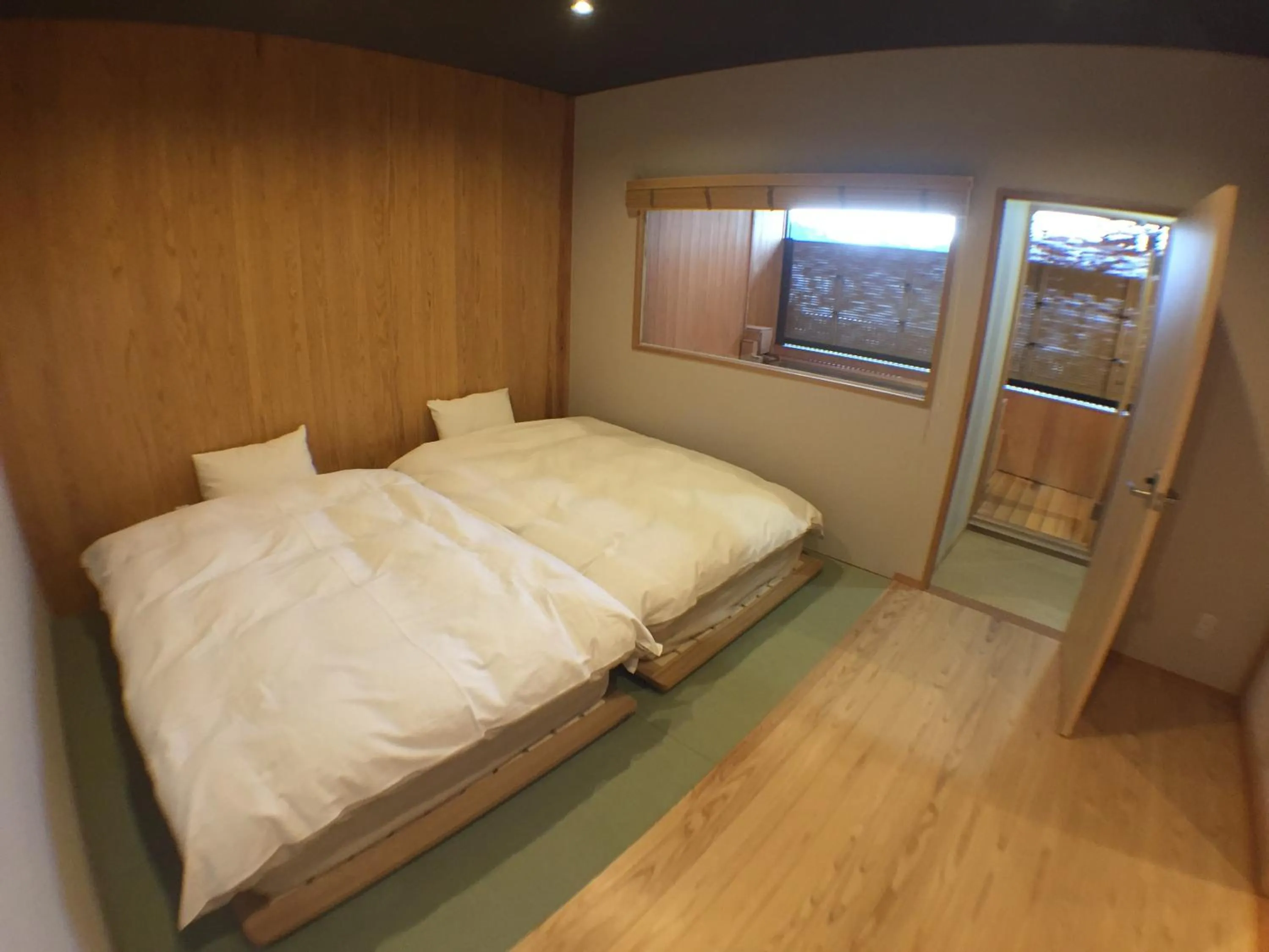 Hot Spring Bath, Bed in Hokuriku Yamashiro Onsen Hotel Kikyou