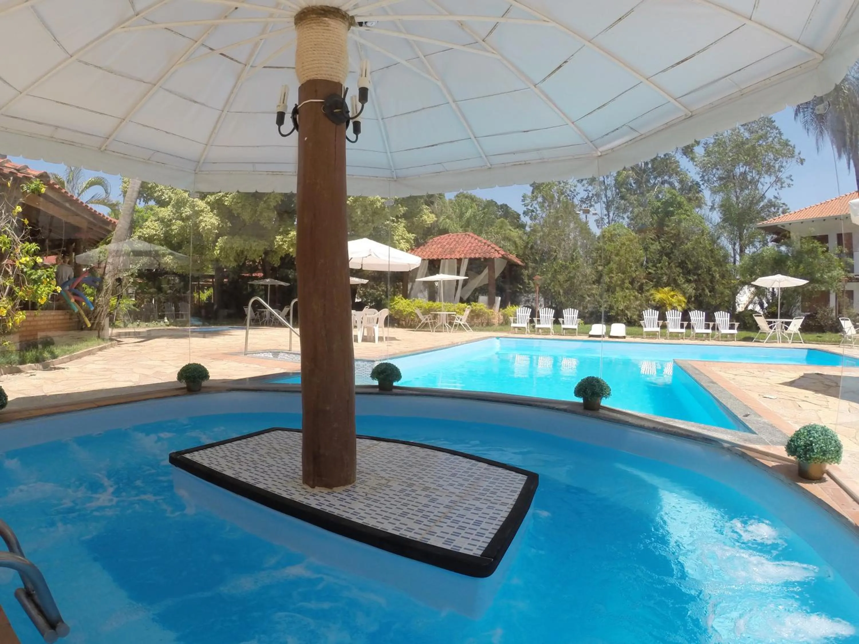 Swimming pool in Hotel Pousada Bonsai