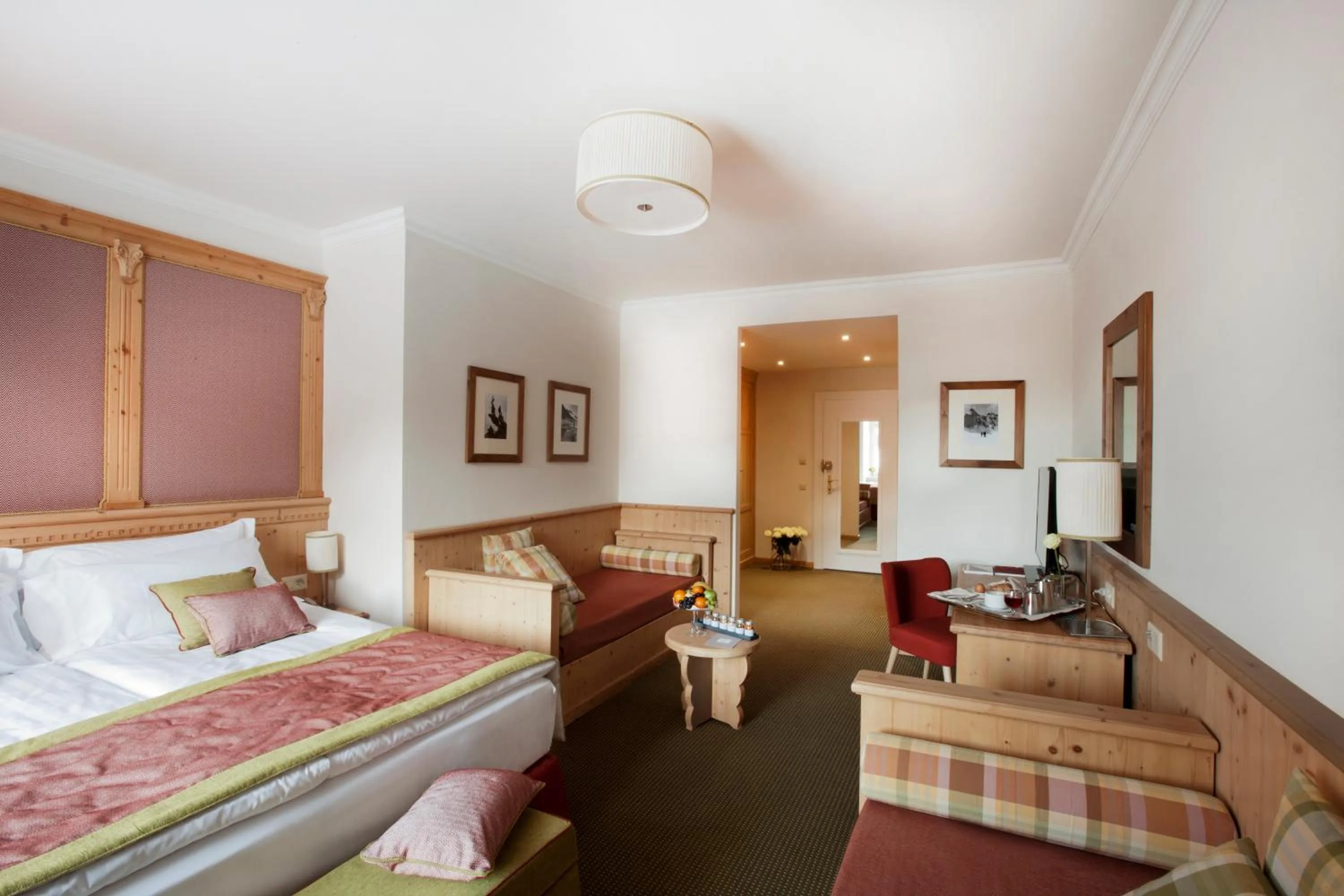 Bedroom, Bed in Schloss Hotel & Spa Pontresina