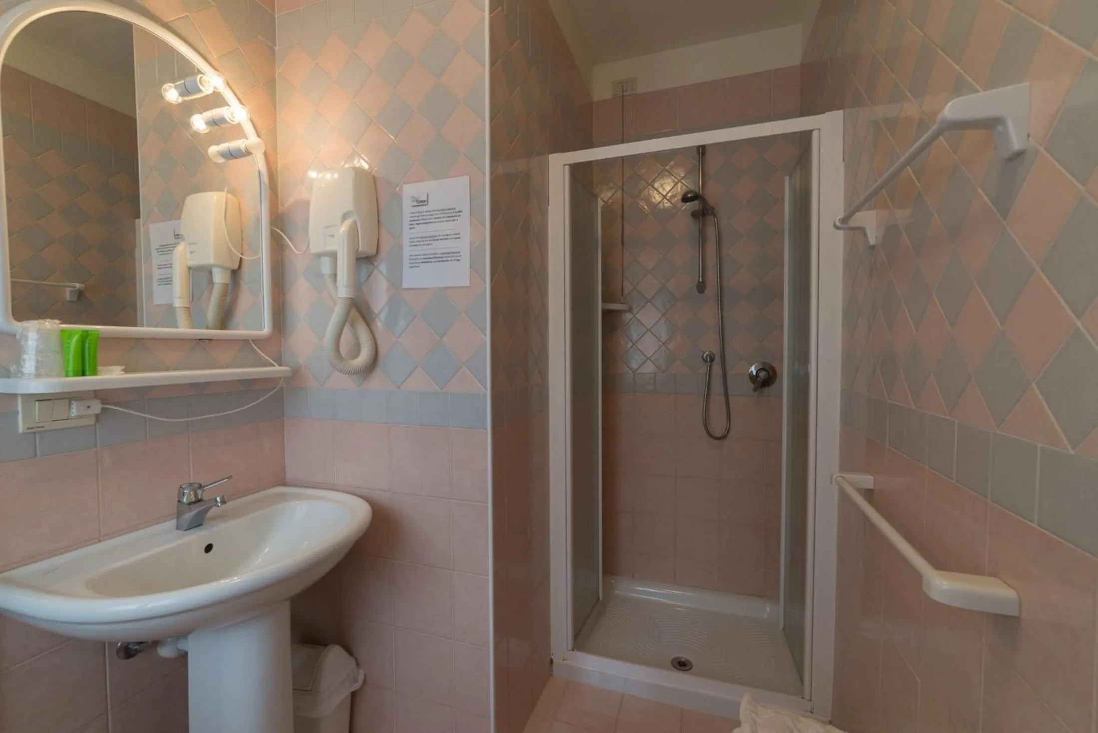 Bathroom in Hotel Airone