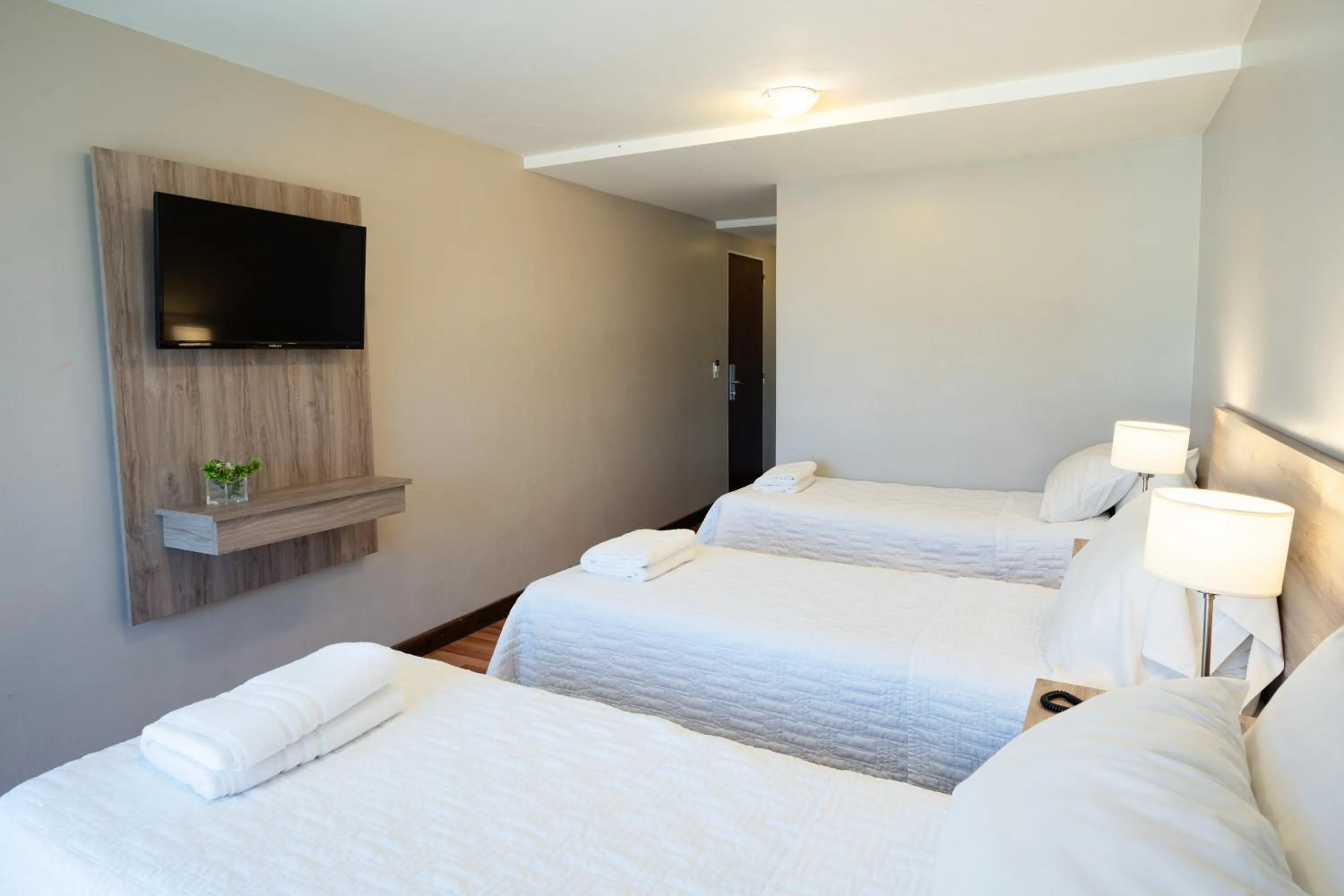 Photo of the whole room, Bed in Lagos Andinos