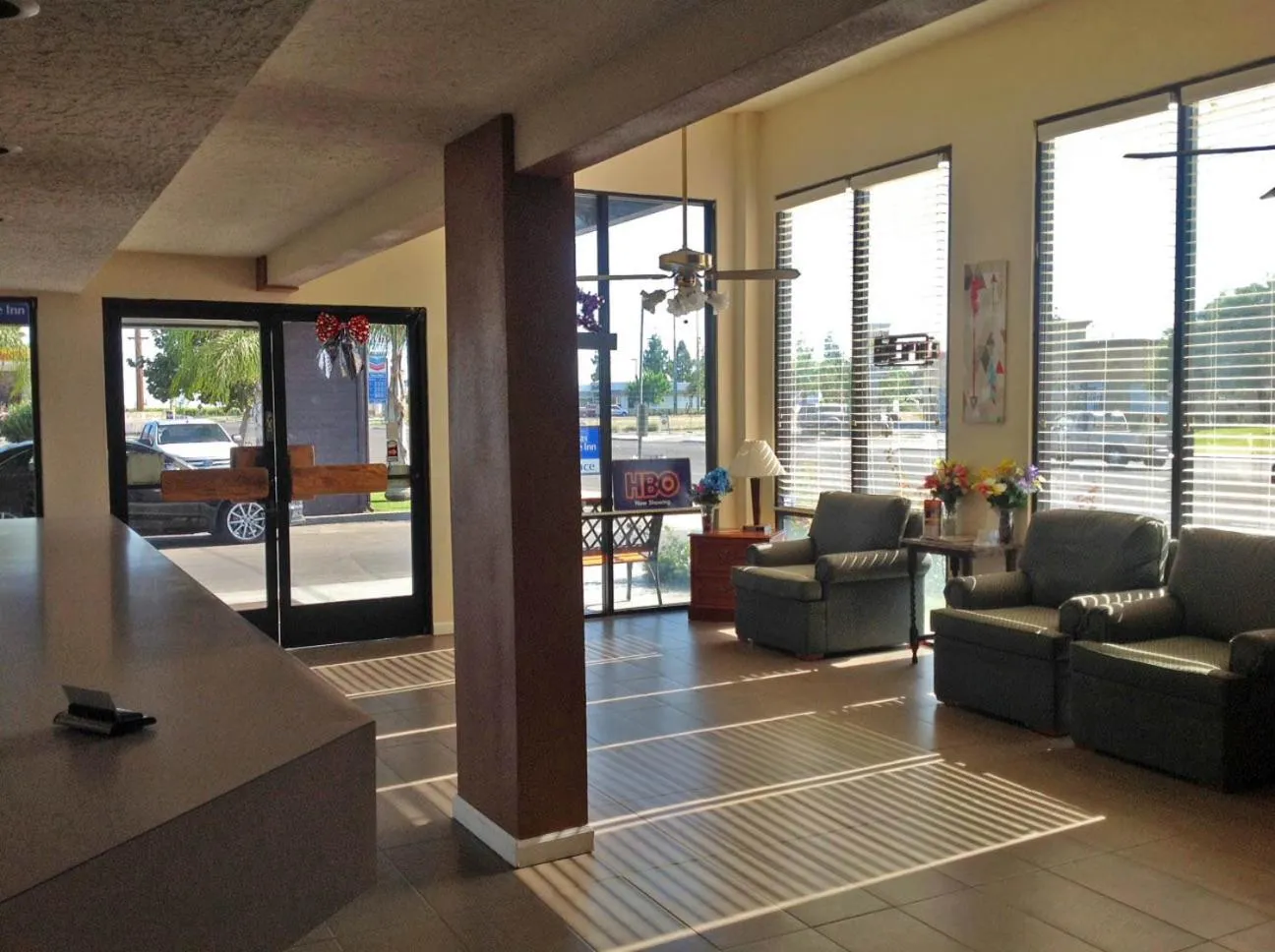 Lobby or reception in Studio 6 Suites Delano, CA