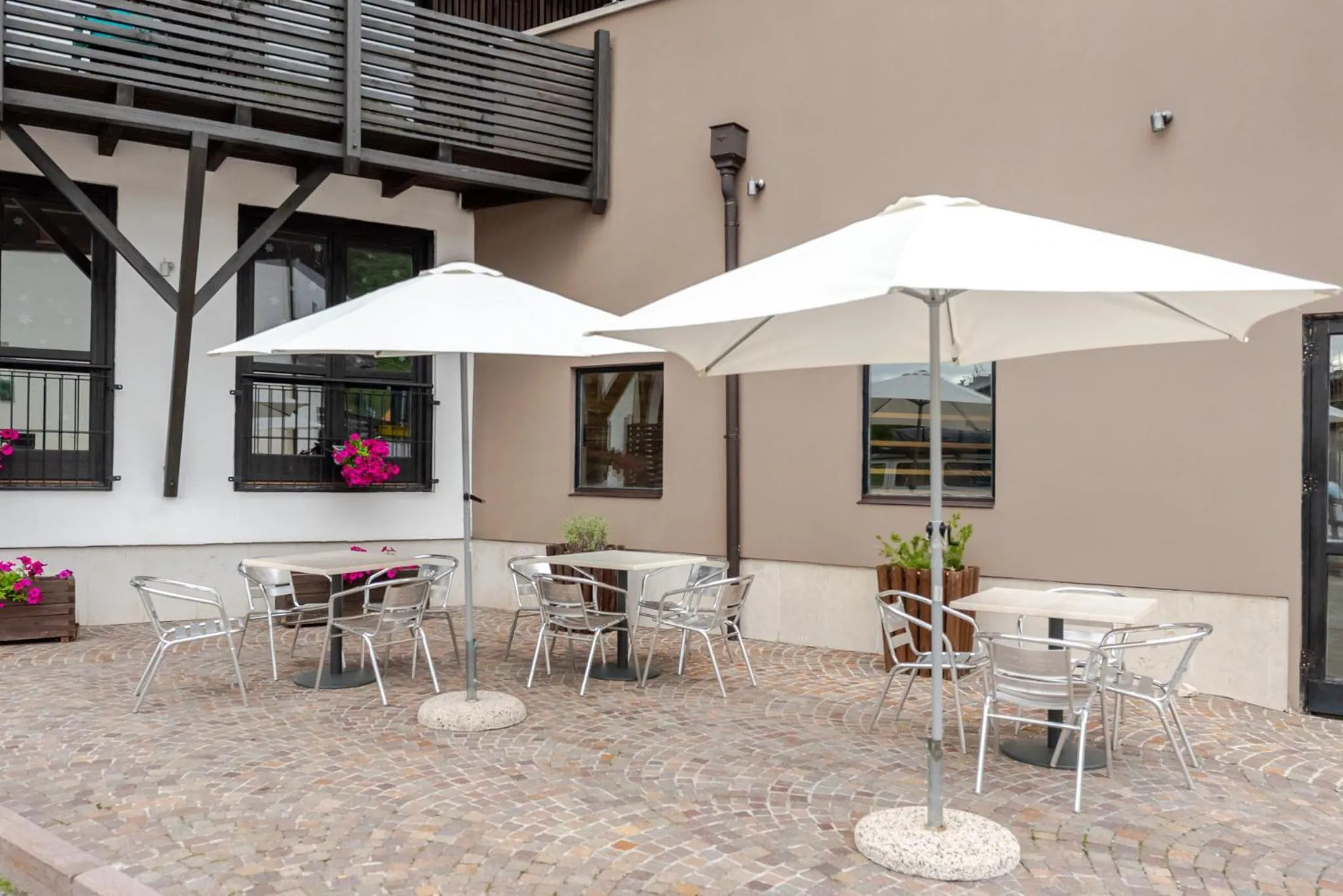 Property building in Hotel Dolomiti Chalet