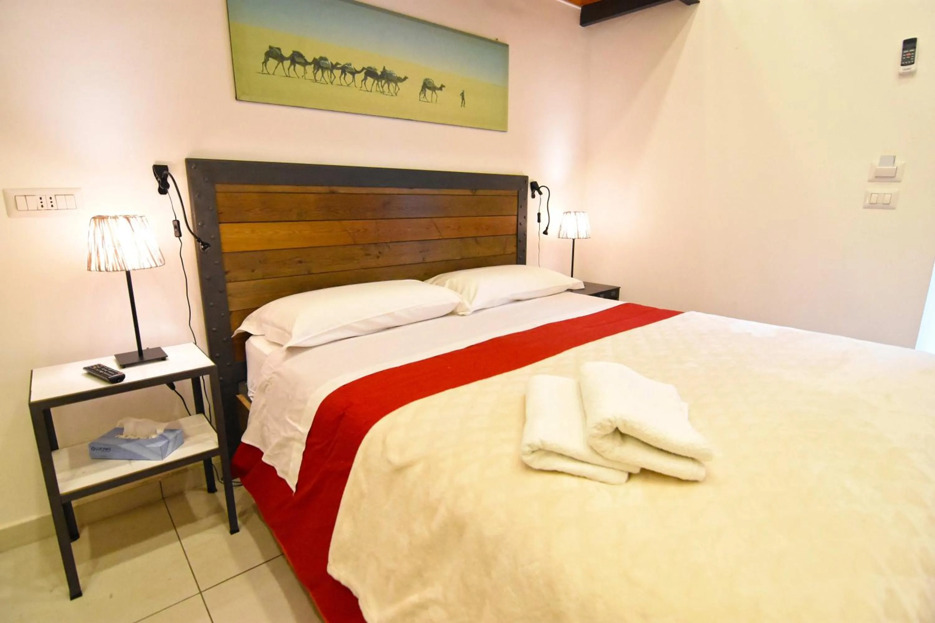 Bathroom, Bed in B&B Ninarella Napoli