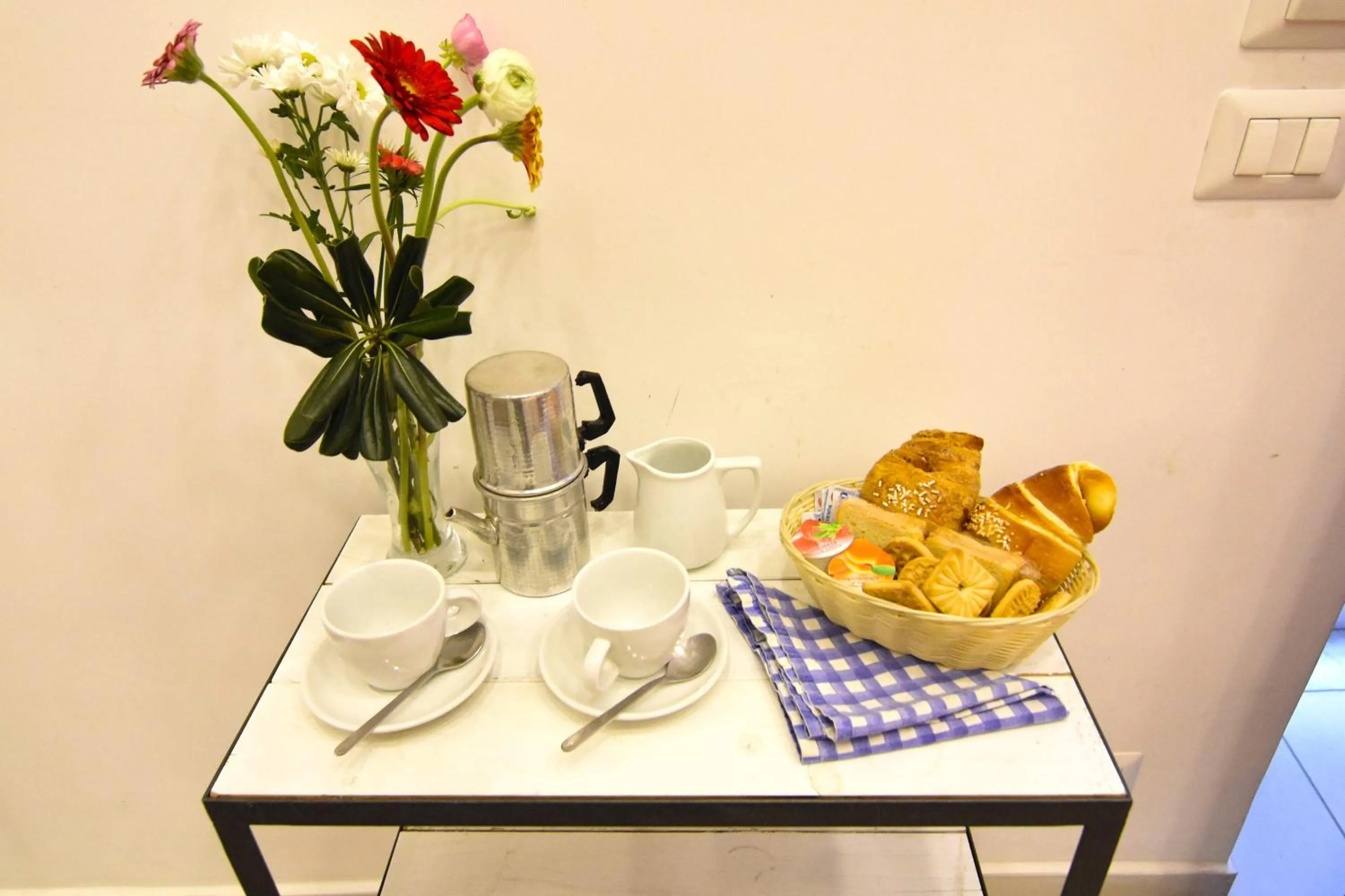 Italian breakfast in B&B Ninarella Napoli