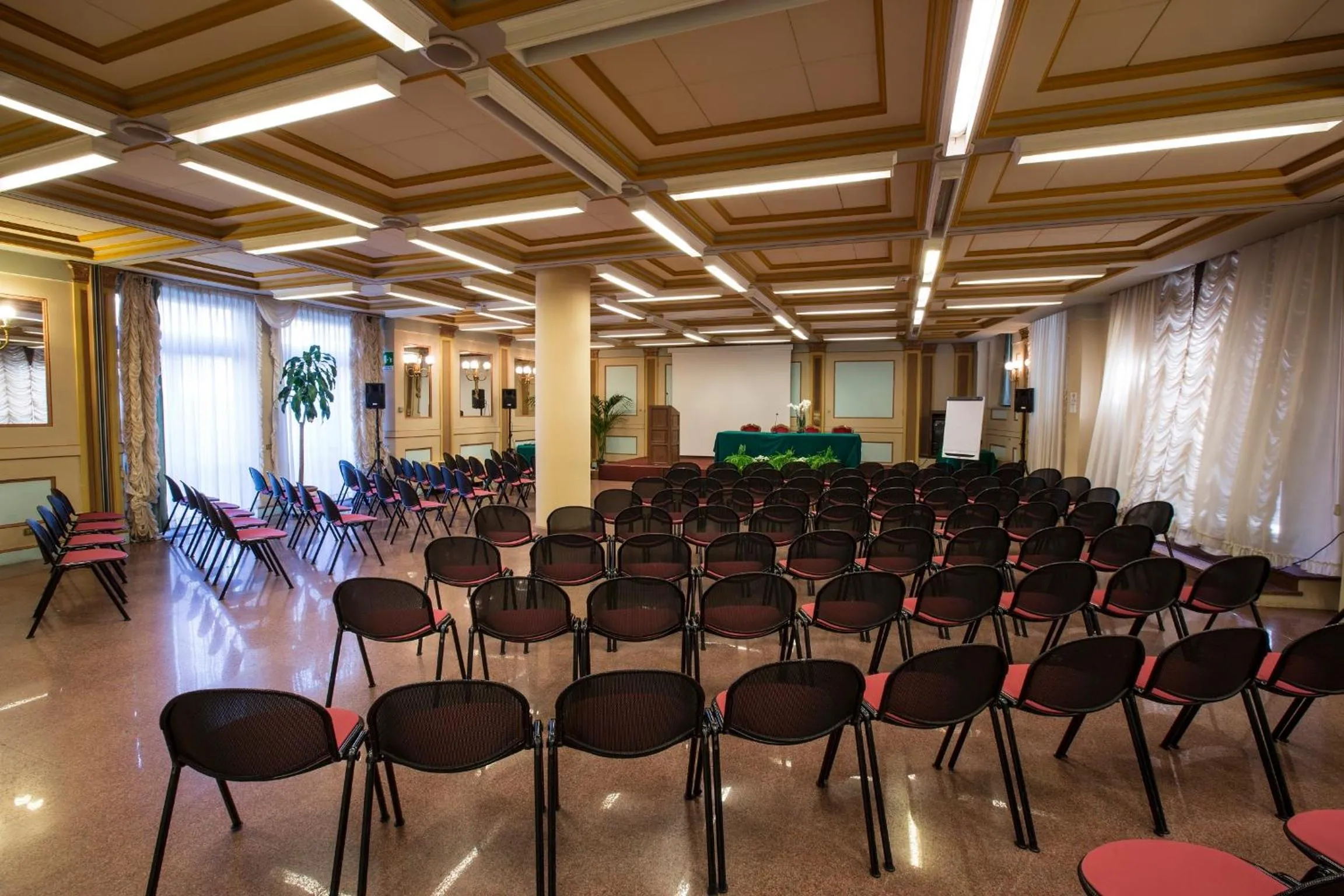 Business facilities in Albergo Italia