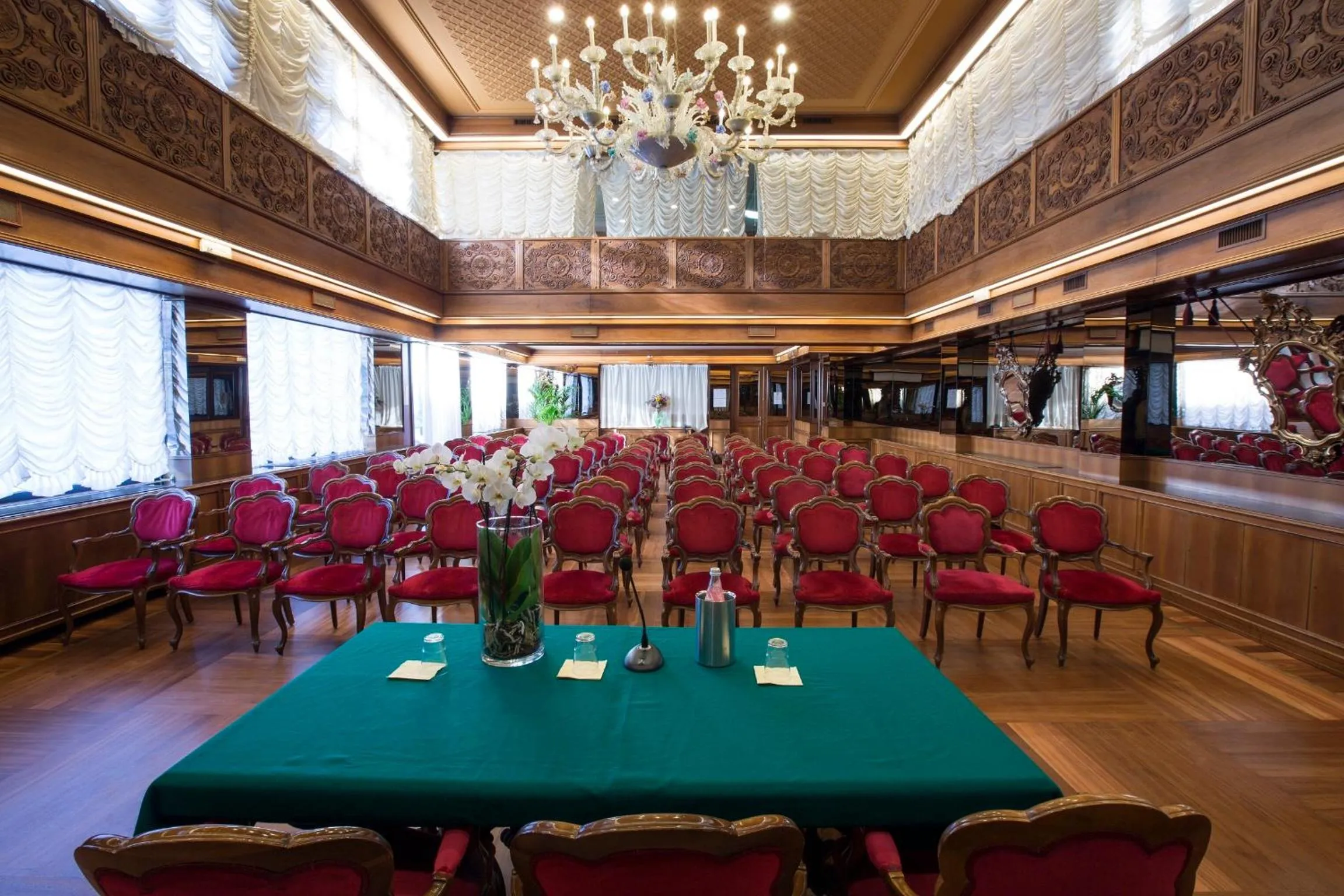 Business facilities in Albergo Italia