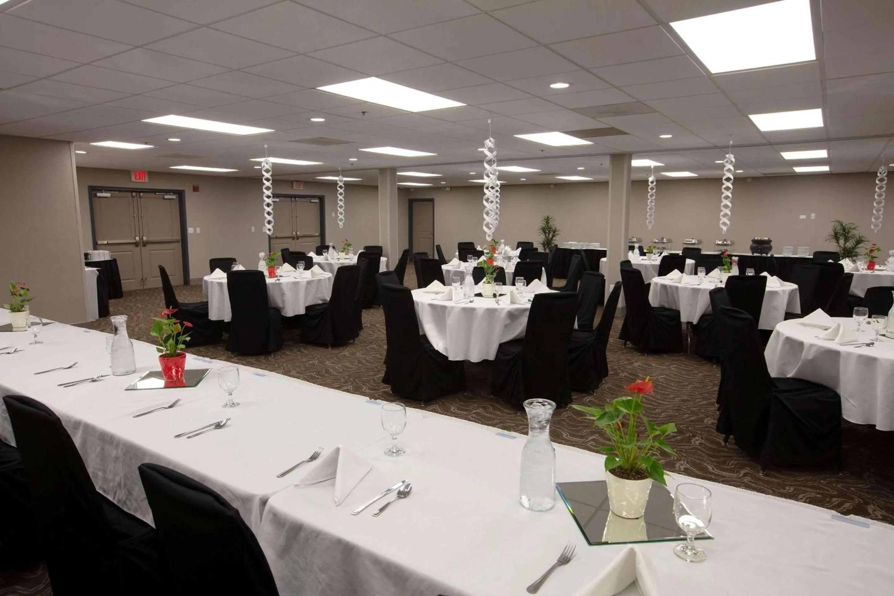 Meeting/conference room in Country Inn & Suites by Radisson, Fargo, ND