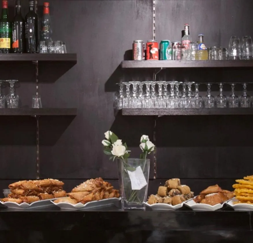 Restaurant/places to eat in Hôtel Lebron