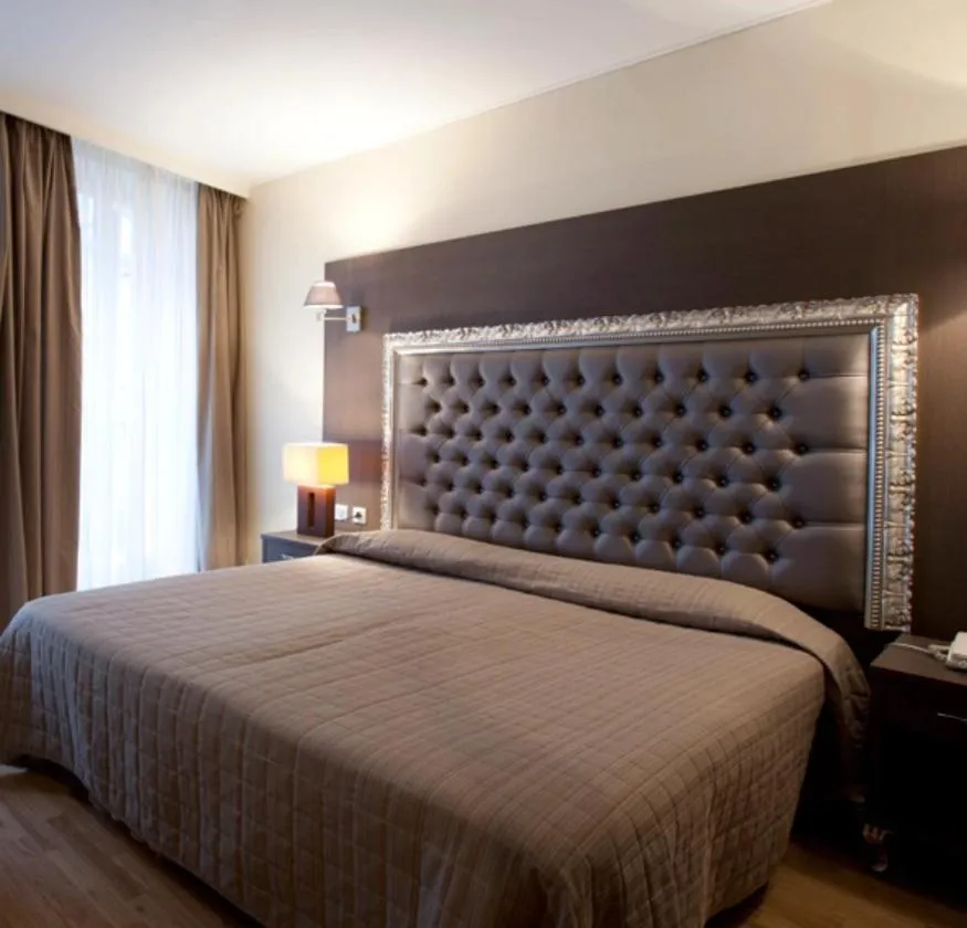 Bed in Hôtel Lebron