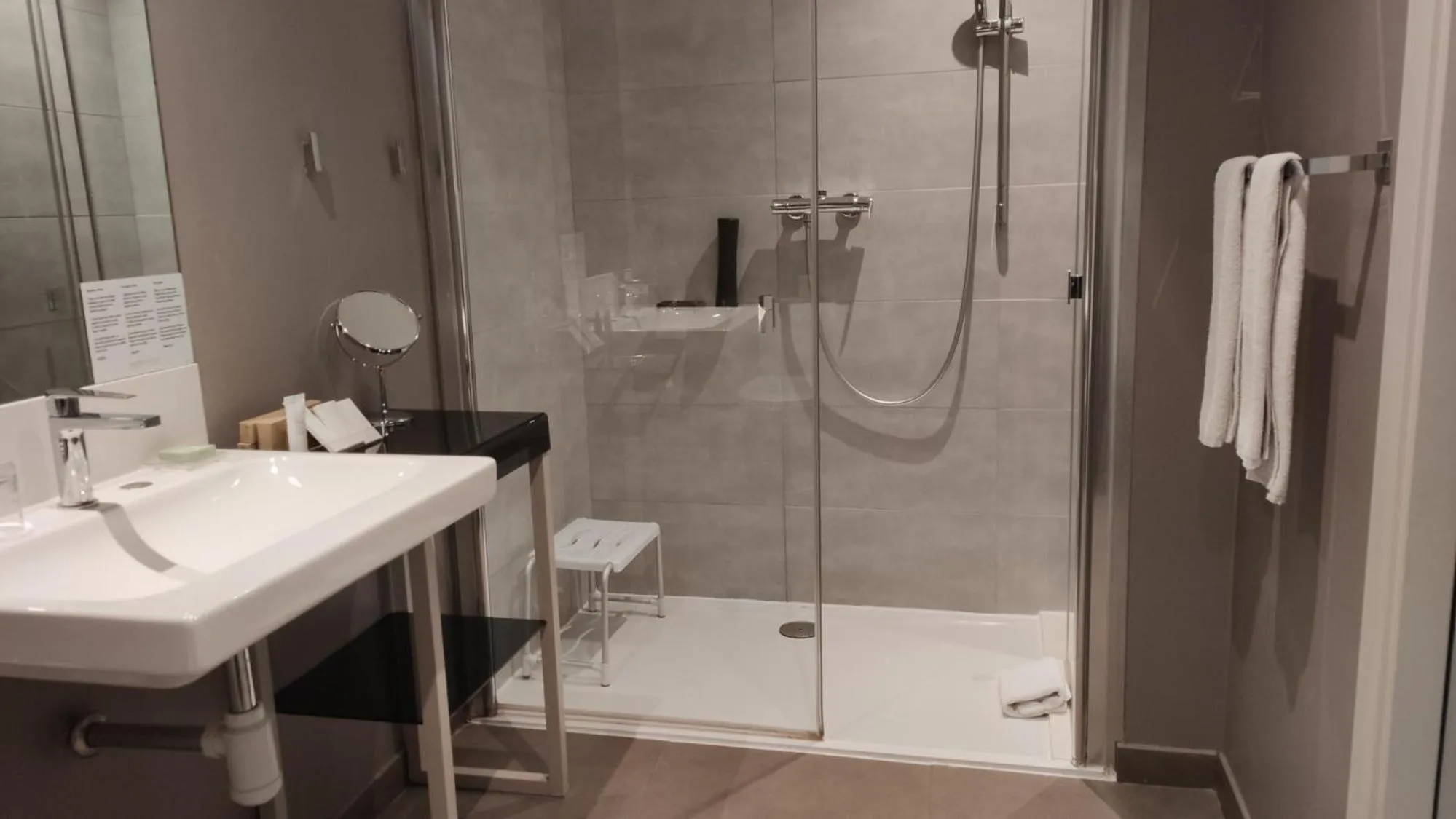 Bathroom in Grums Hotel & Spa