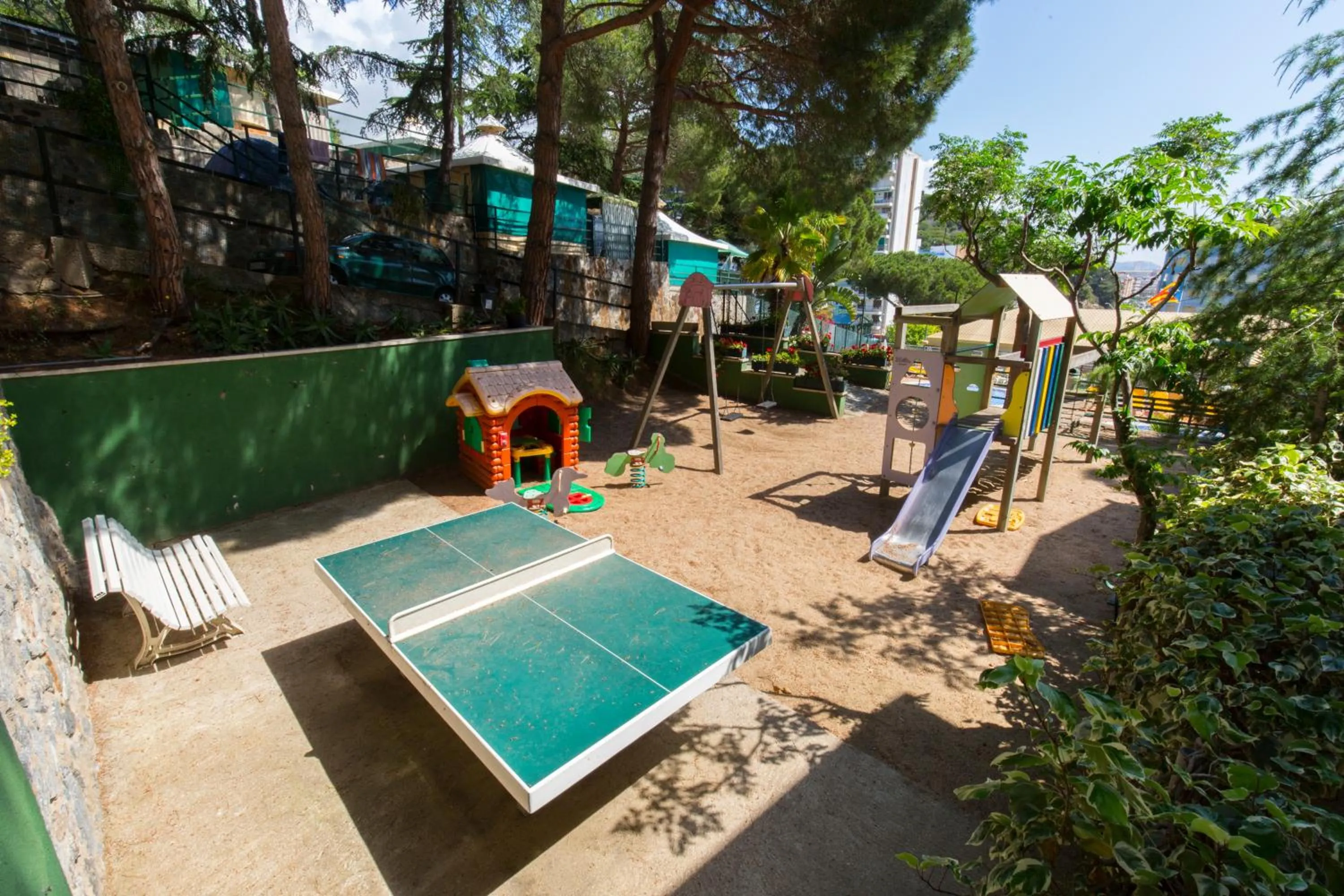 Camping Bungalows El Far