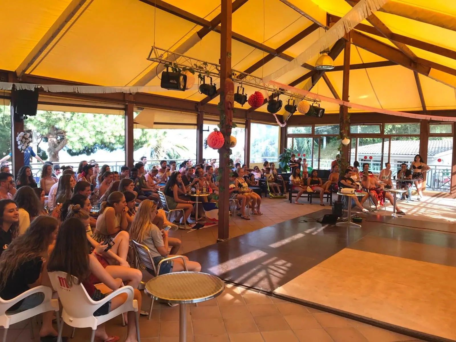 Camping Bungalows El Far