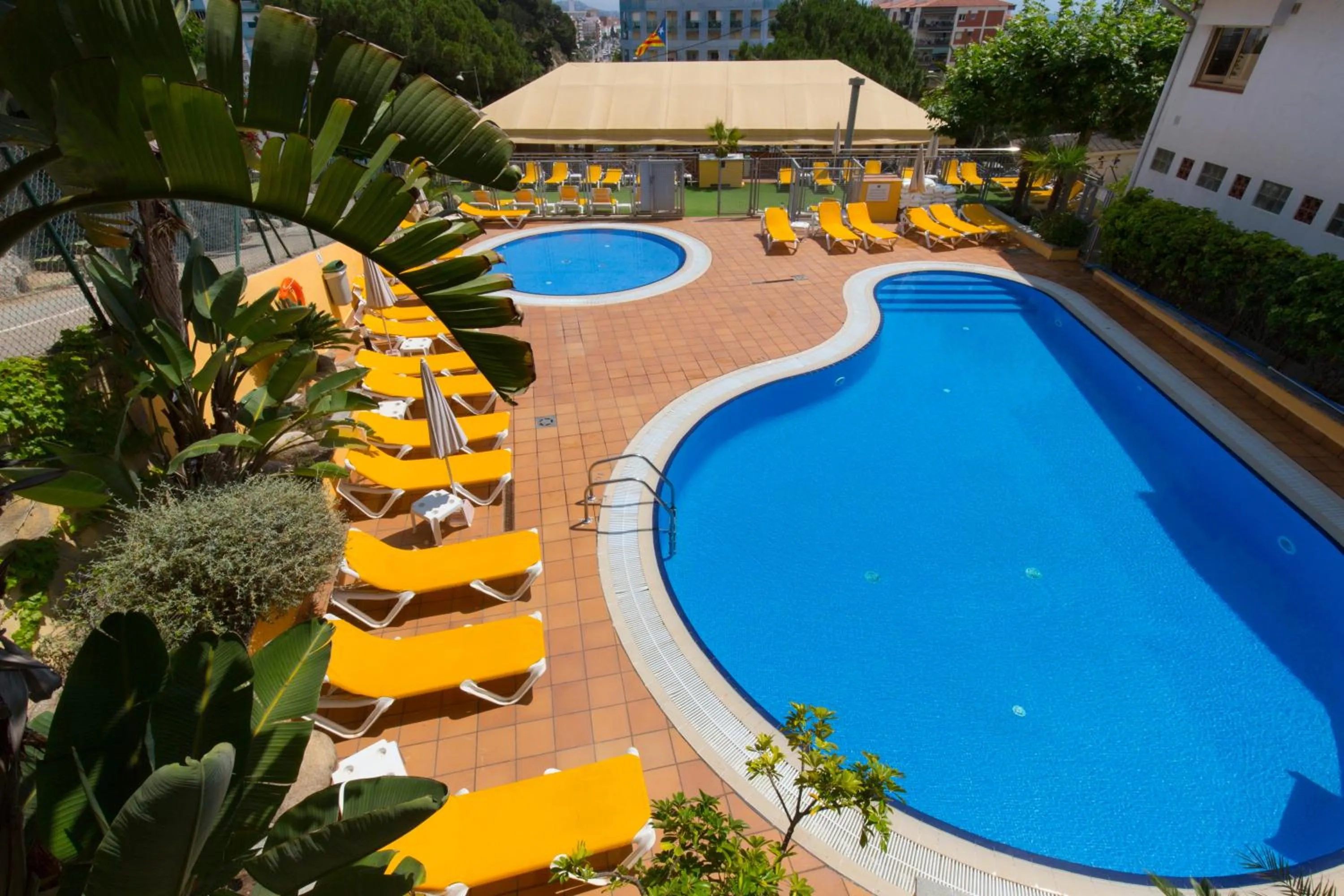 Swimming pool in Camping Bungalows El Far