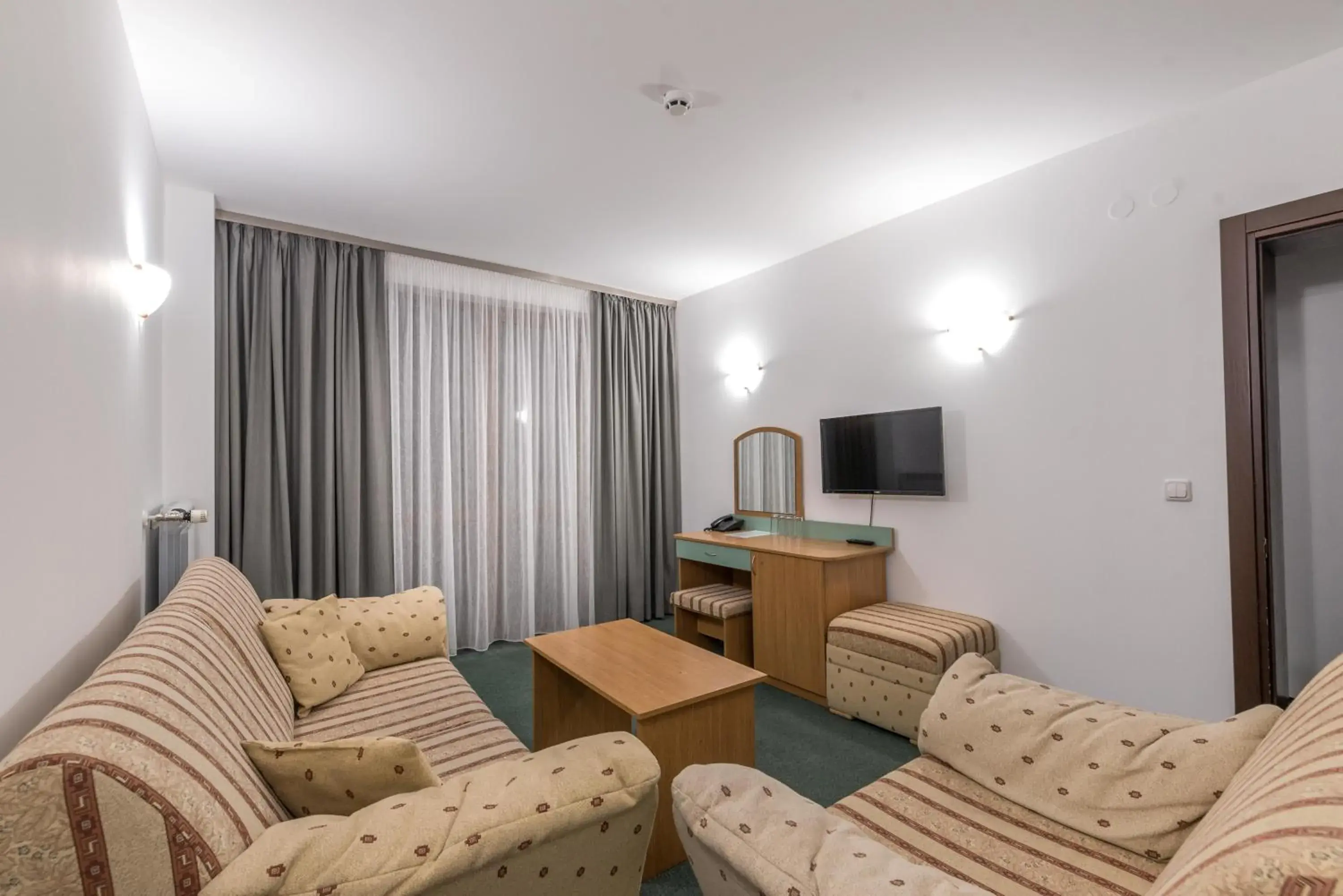 Two-Bedroom Suite in Hotel Iceberg Bansko Two-Bedroom Suite in Hotel Iceberg Bansko