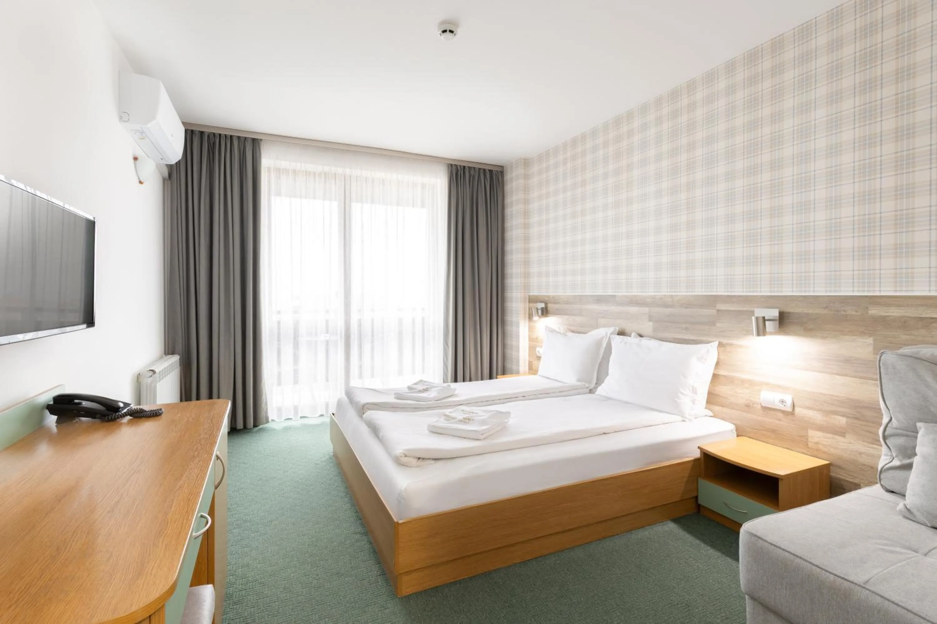 Photo of the whole room, Bed in Hotel Iceberg Bansko