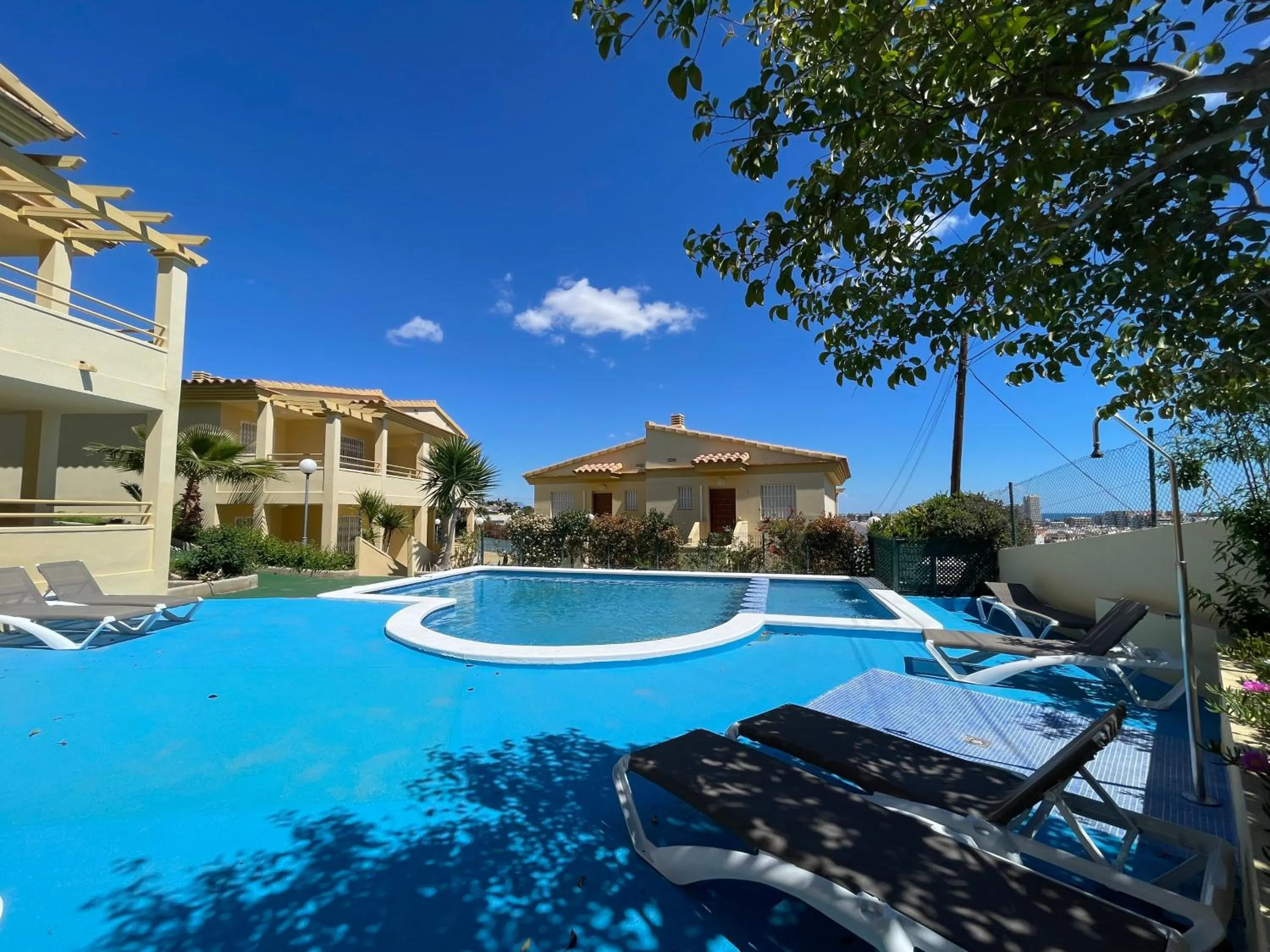 Swimming pool in Alpen1 Mercuri