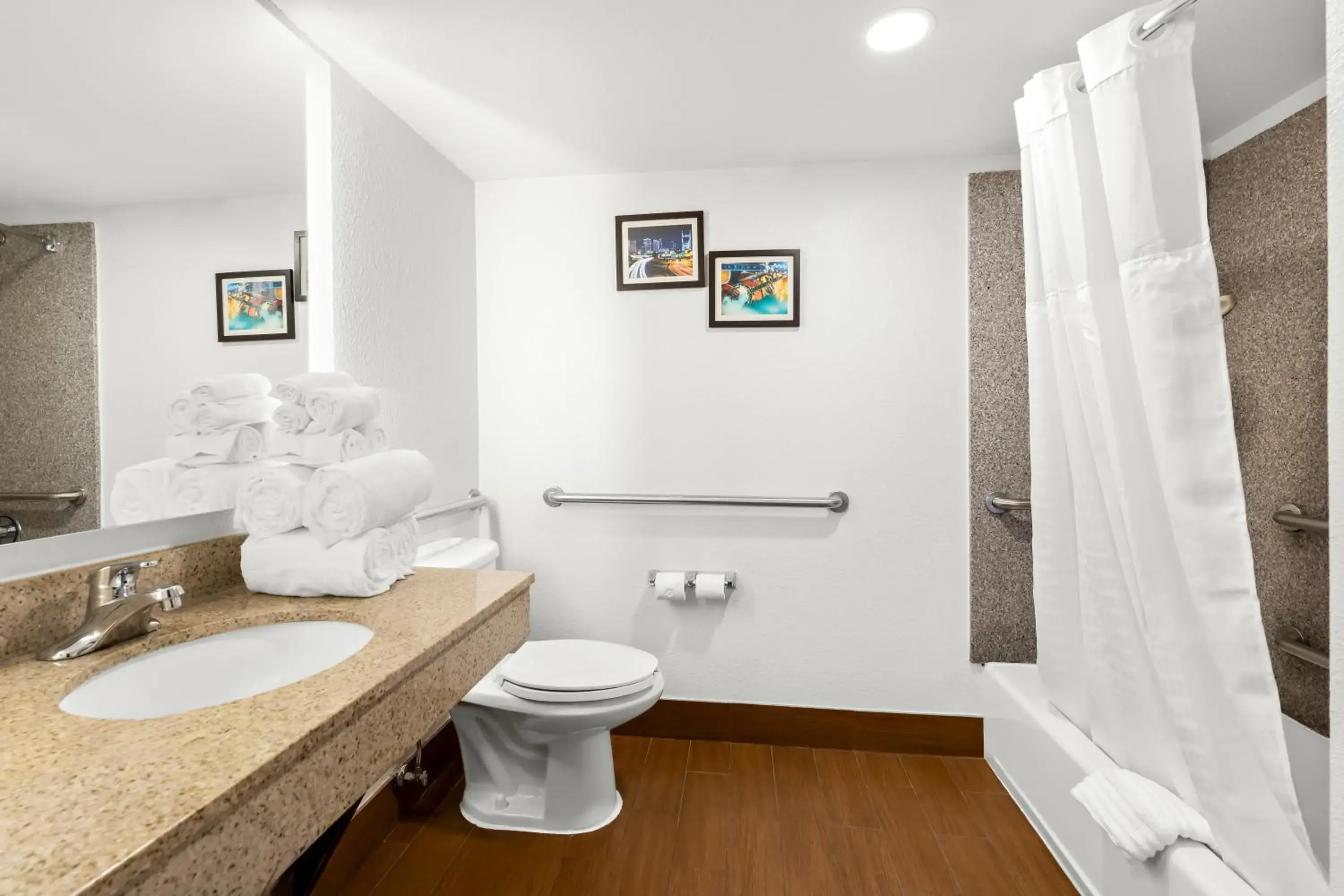 King Room - Accessible/Non-Smoking in Comfort Inn & Suites Nashville Near Tanger Outlets I-24 Antioch King Room - Accessible/Non-Smoking in Comfort Inn & Suites Nashville Near Tanger Outlets I-24 Antioch