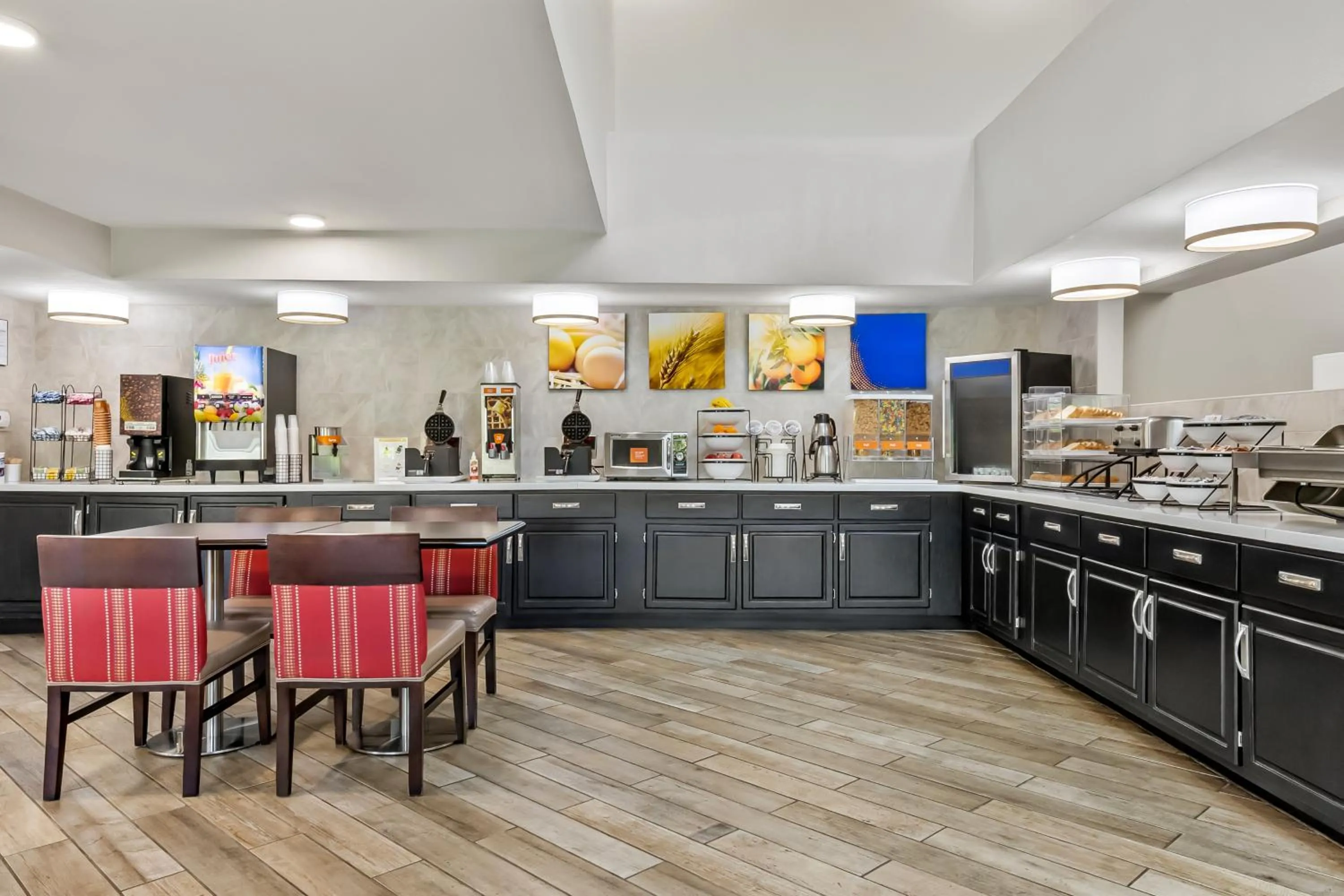 Breakfast in Comfort Inn & Suites Nashville Near Tanger Outlets I-24 Antioch