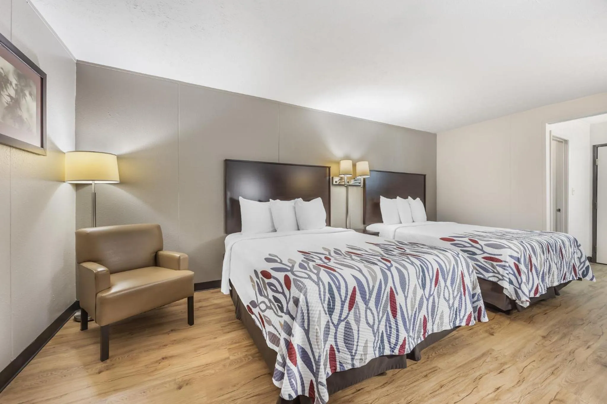 Bedroom, Bed in Red Roof Inn Paducah