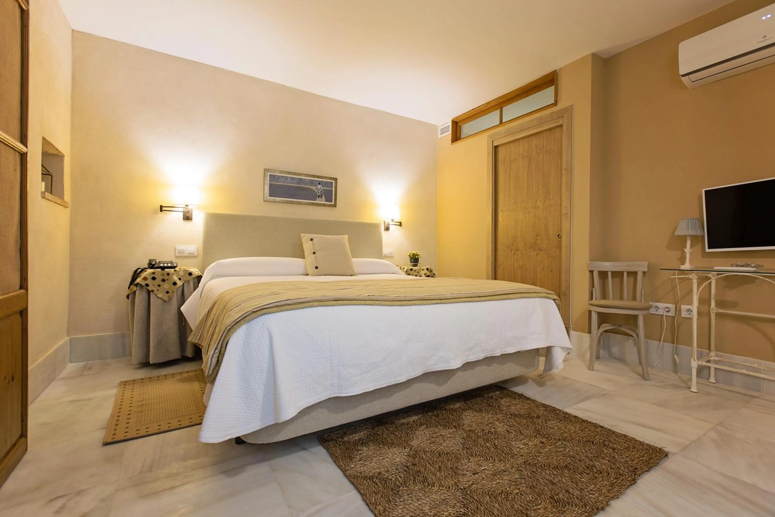 Bedroom, Bed in Hotel Casa de las Cuatro Torres