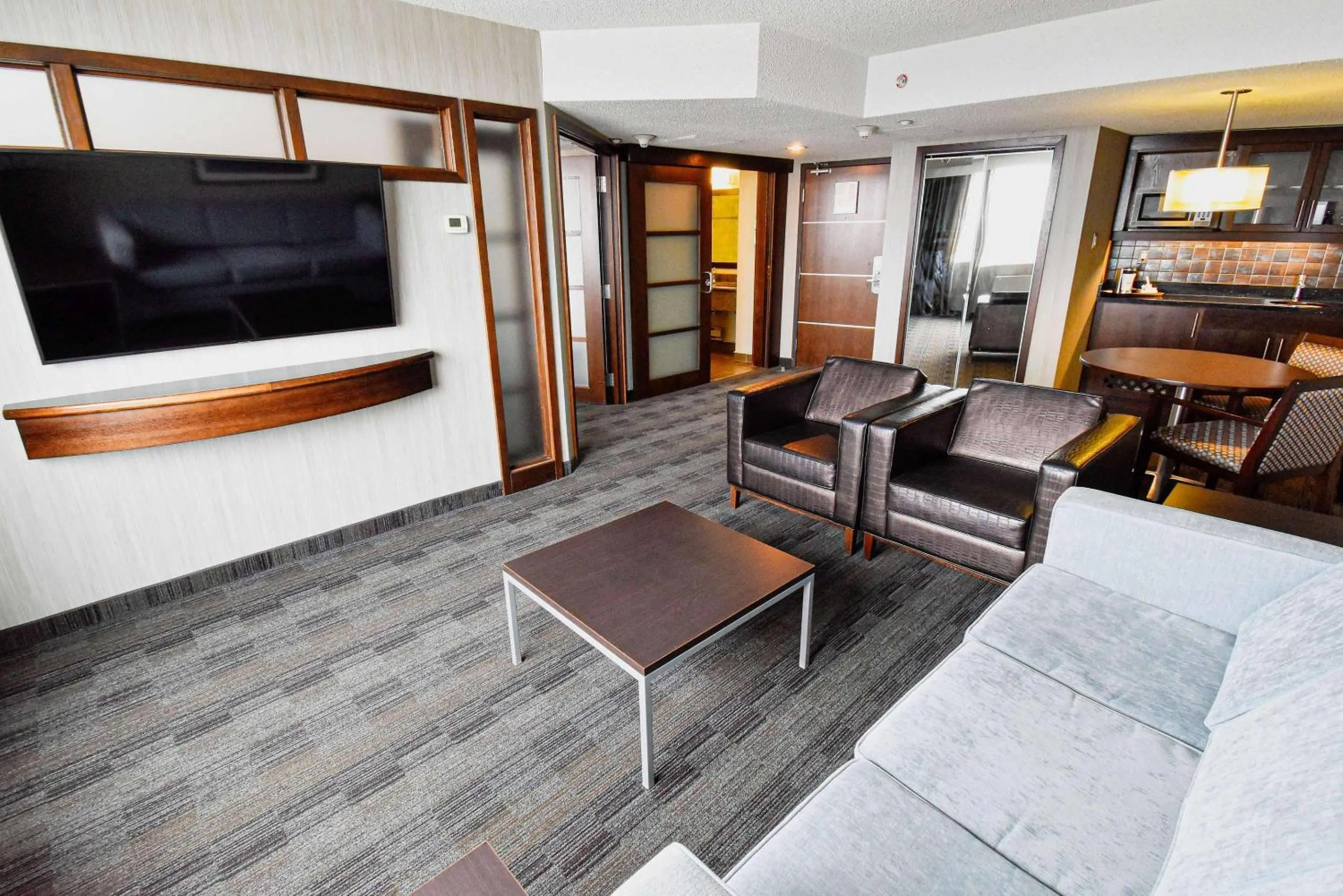 Bedroom in Radisson Hotel Winnipeg Downtown