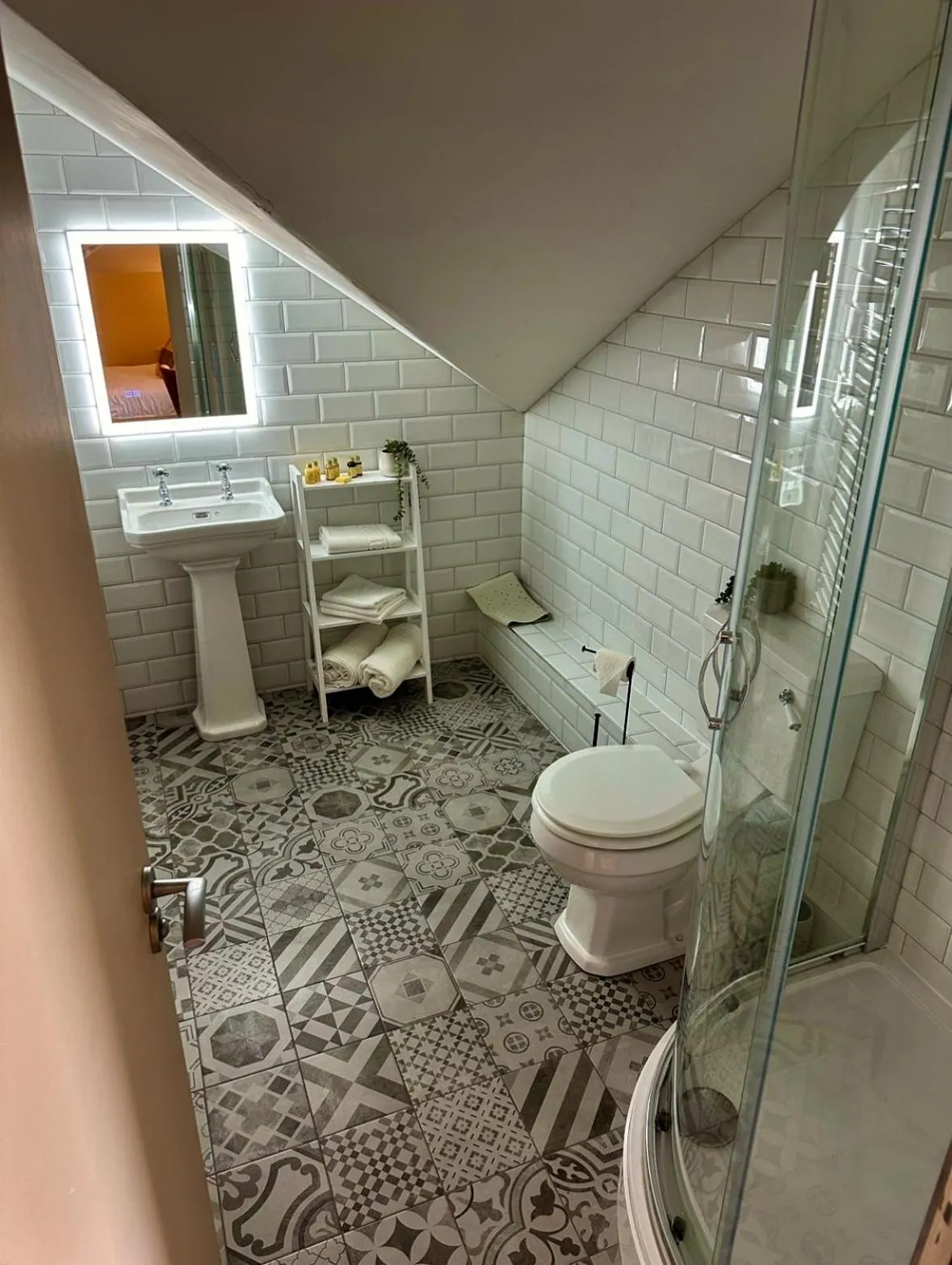 Shower in The Alma Inn