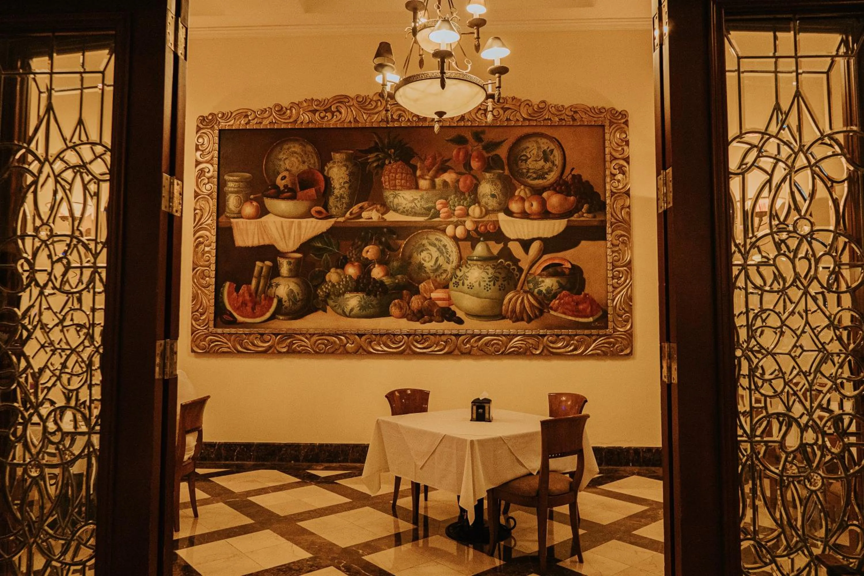 Restaurant/places to eat in Gran Hotel Diligencias