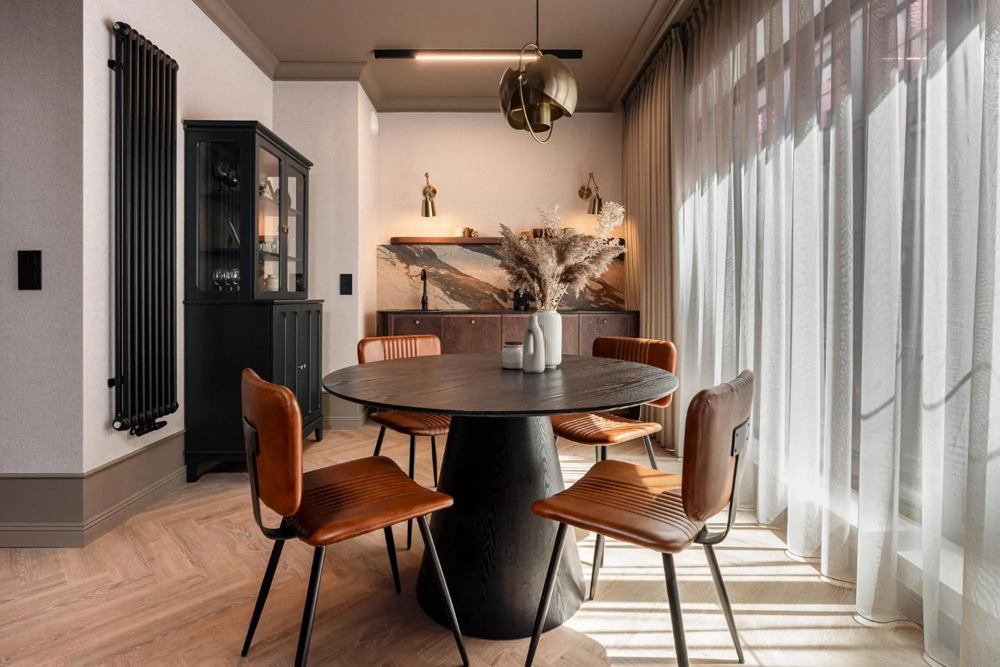 Dining area in Lavoo Boutique Apartments