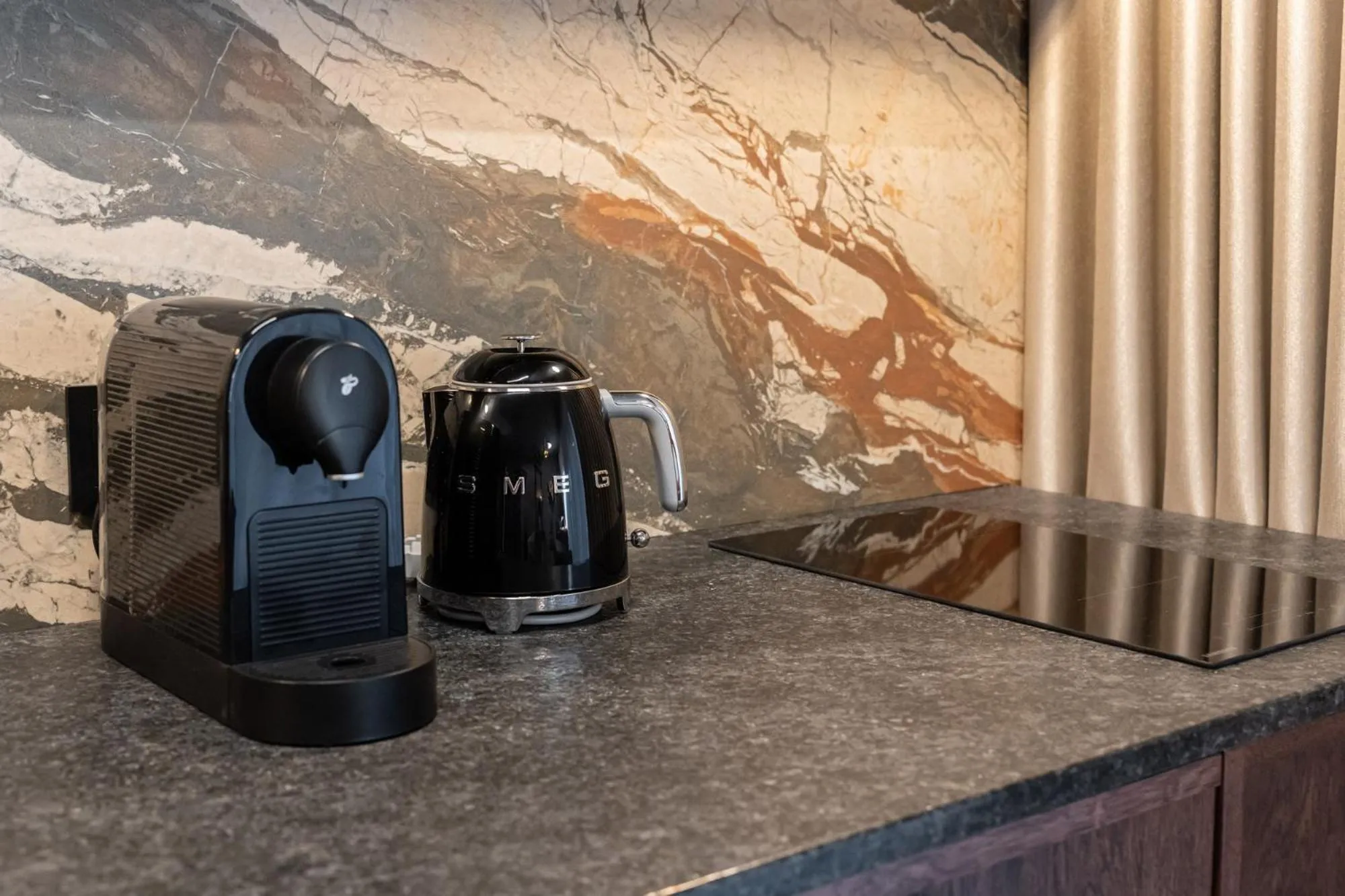 Coffee/tea facilities in Lavoo Boutique Apartments