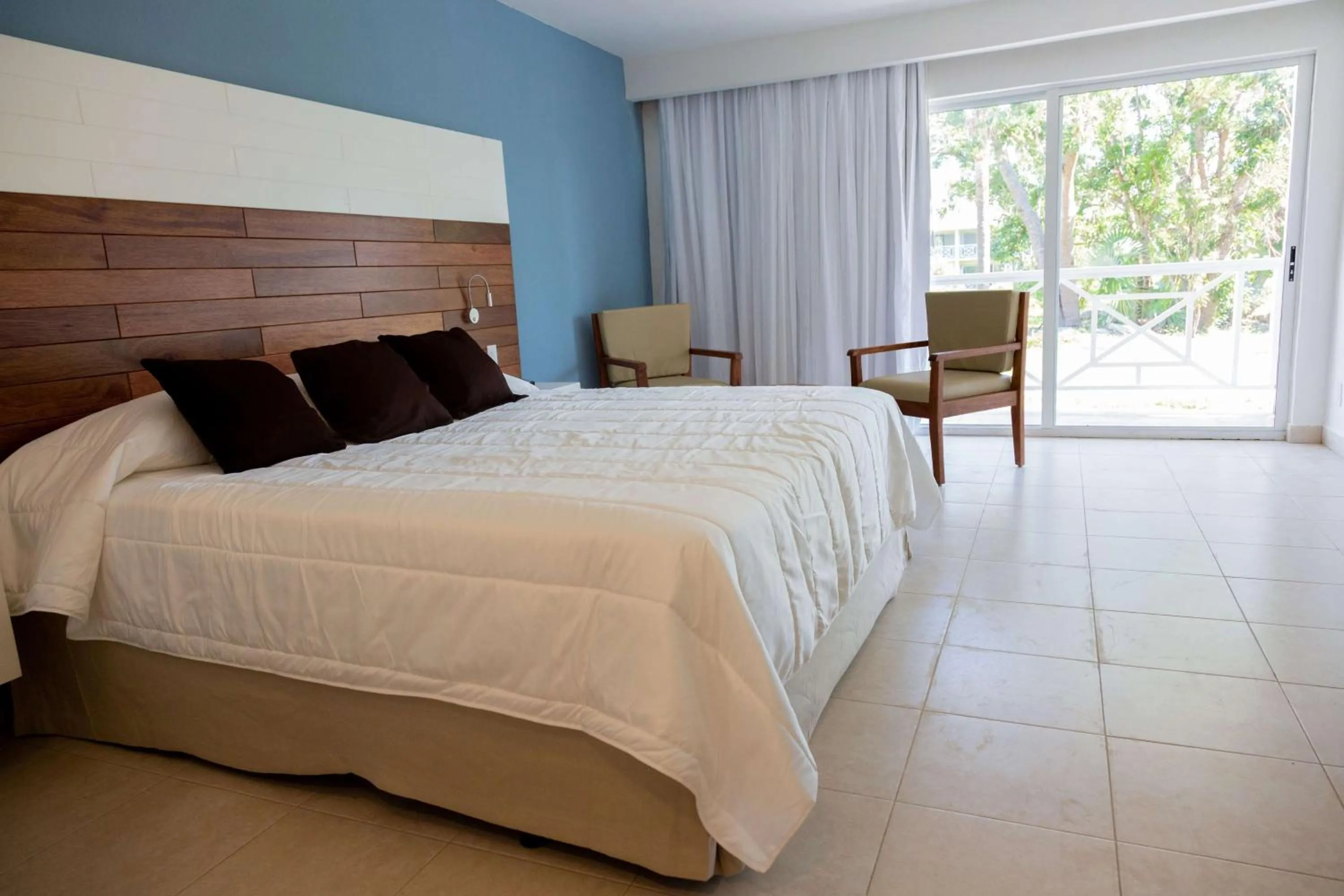 Photo of the whole room, Bed in Viva Fortuna Beach by Wyndham, A Trademark All Inclusive