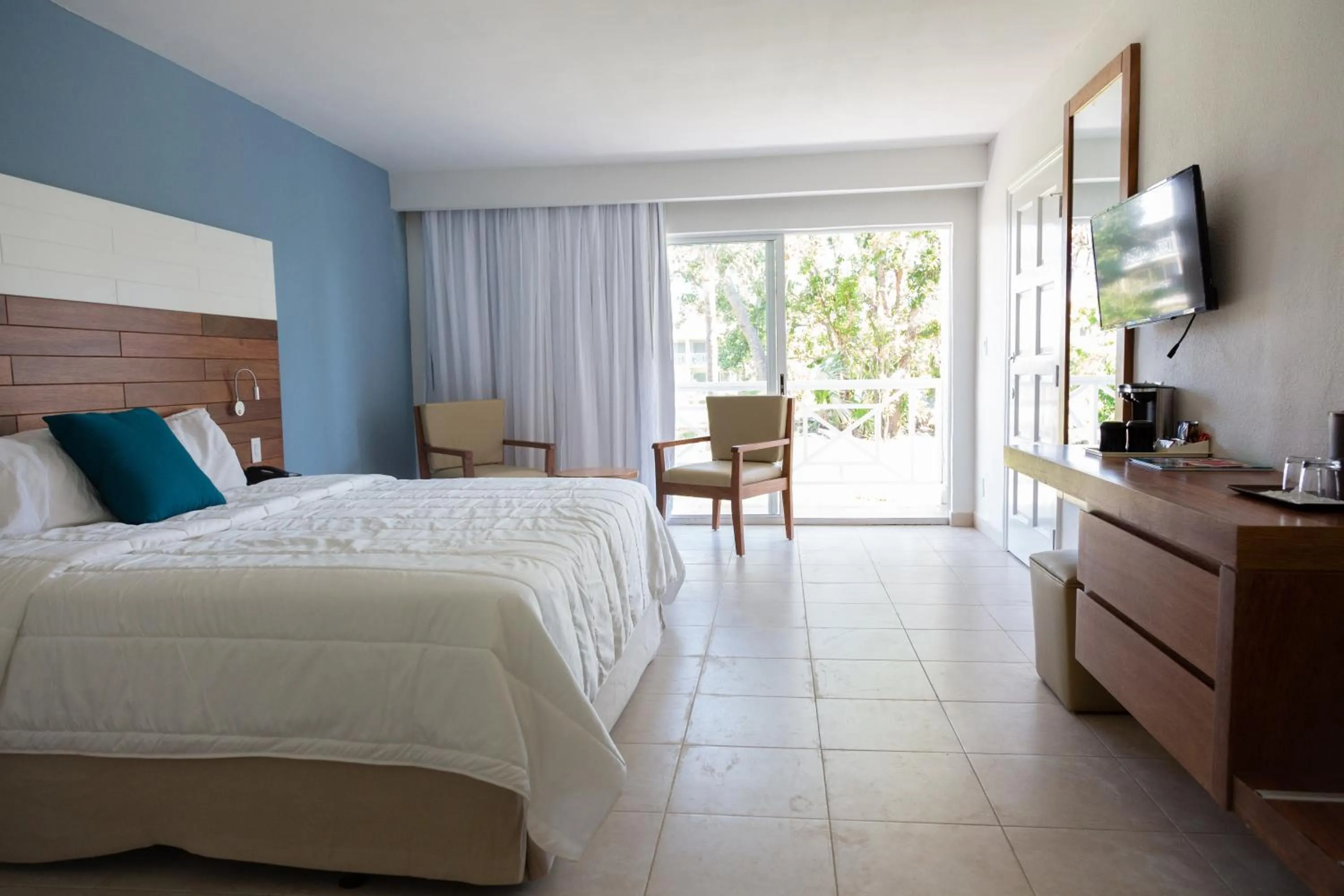 Photo of the whole room, Bed in Viva Fortuna Beach by Wyndham, A Trademark All Inclusive