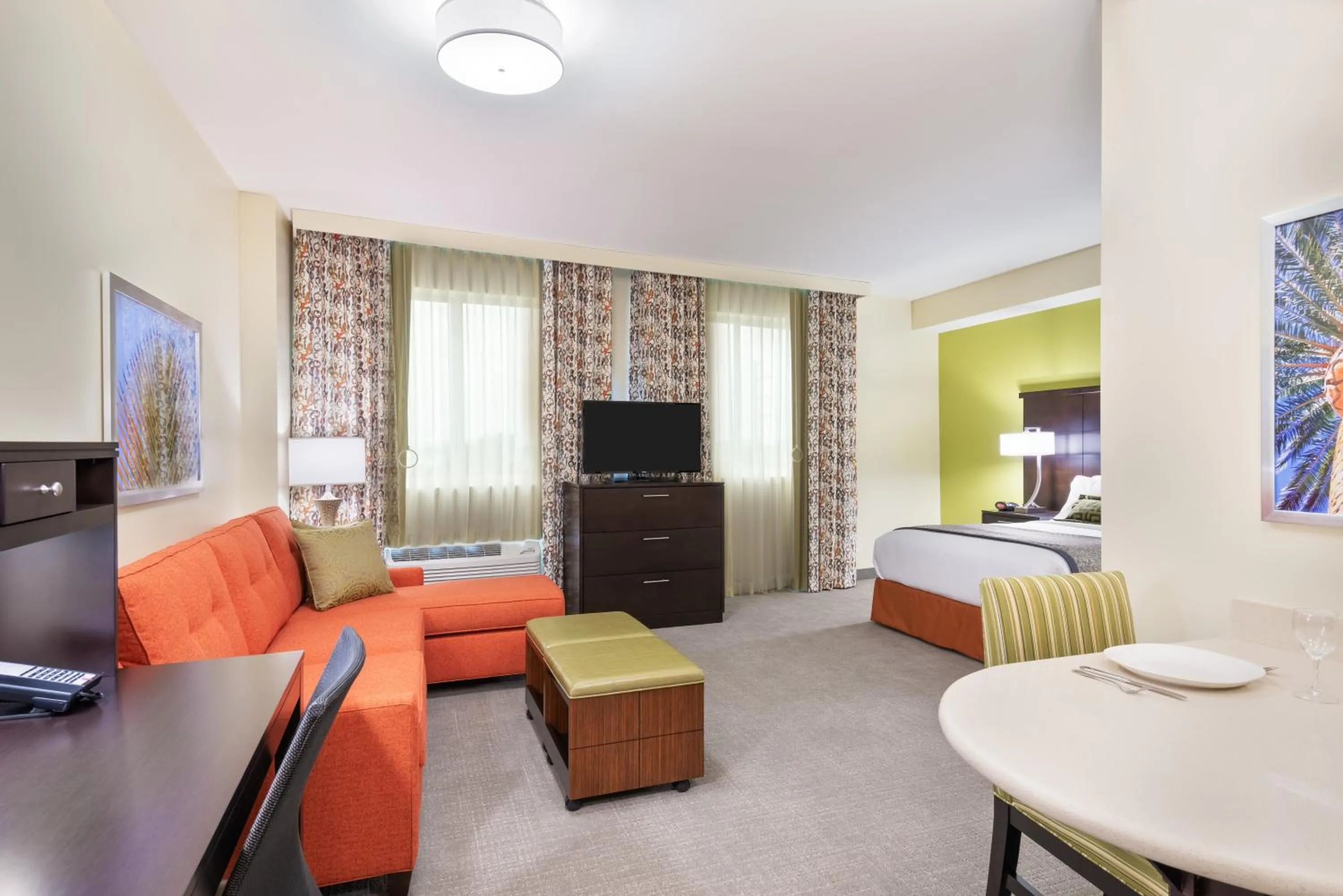 Photo of the whole room, Bed in Staybridge Suites - Miami International Airport by IHG